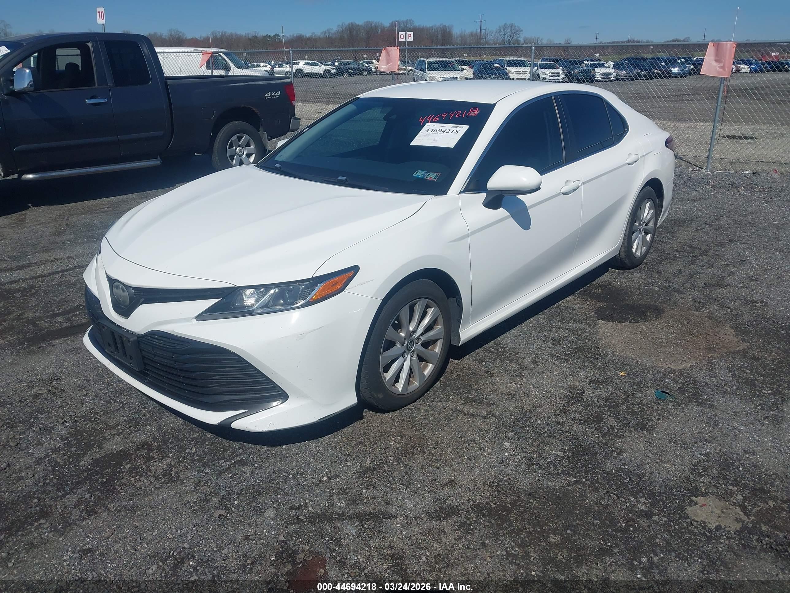 TOYOTA CAMRY image 2