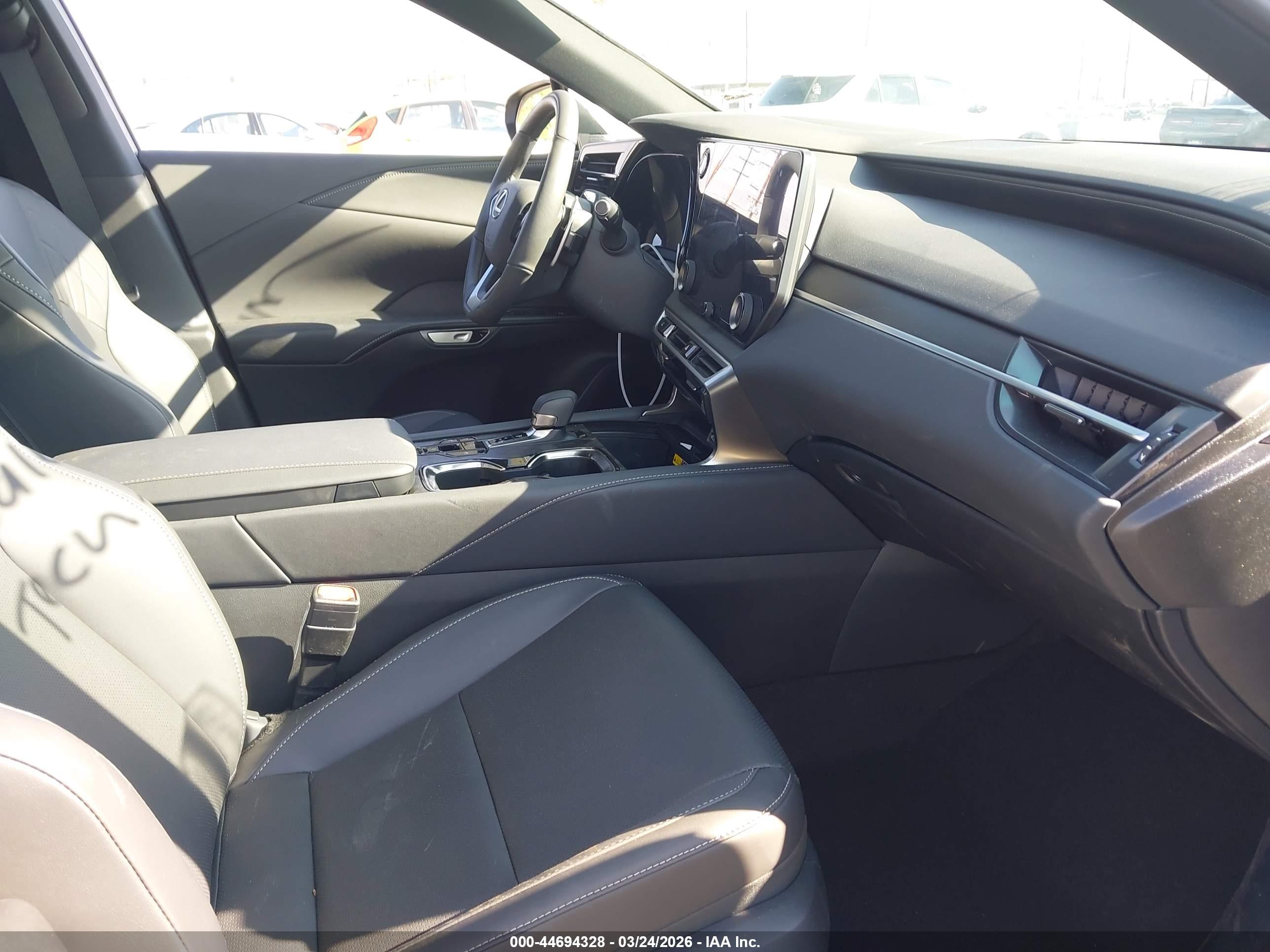 LEXUS RX image 5