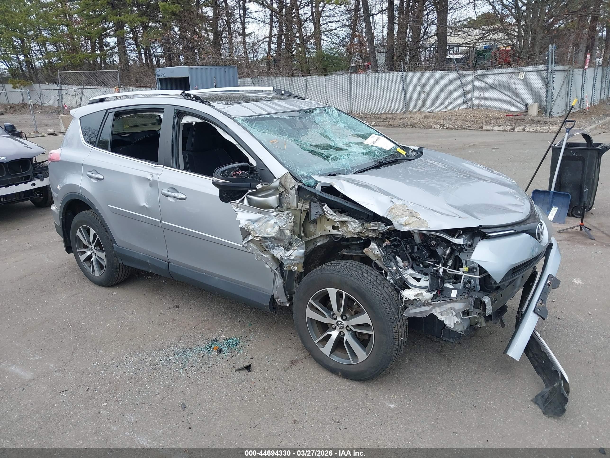 TOYOTA RAV4 image 6