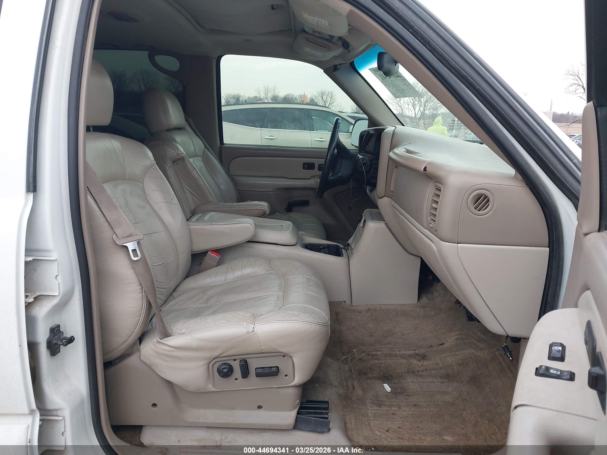 CHEVROLET TAHOE image 5