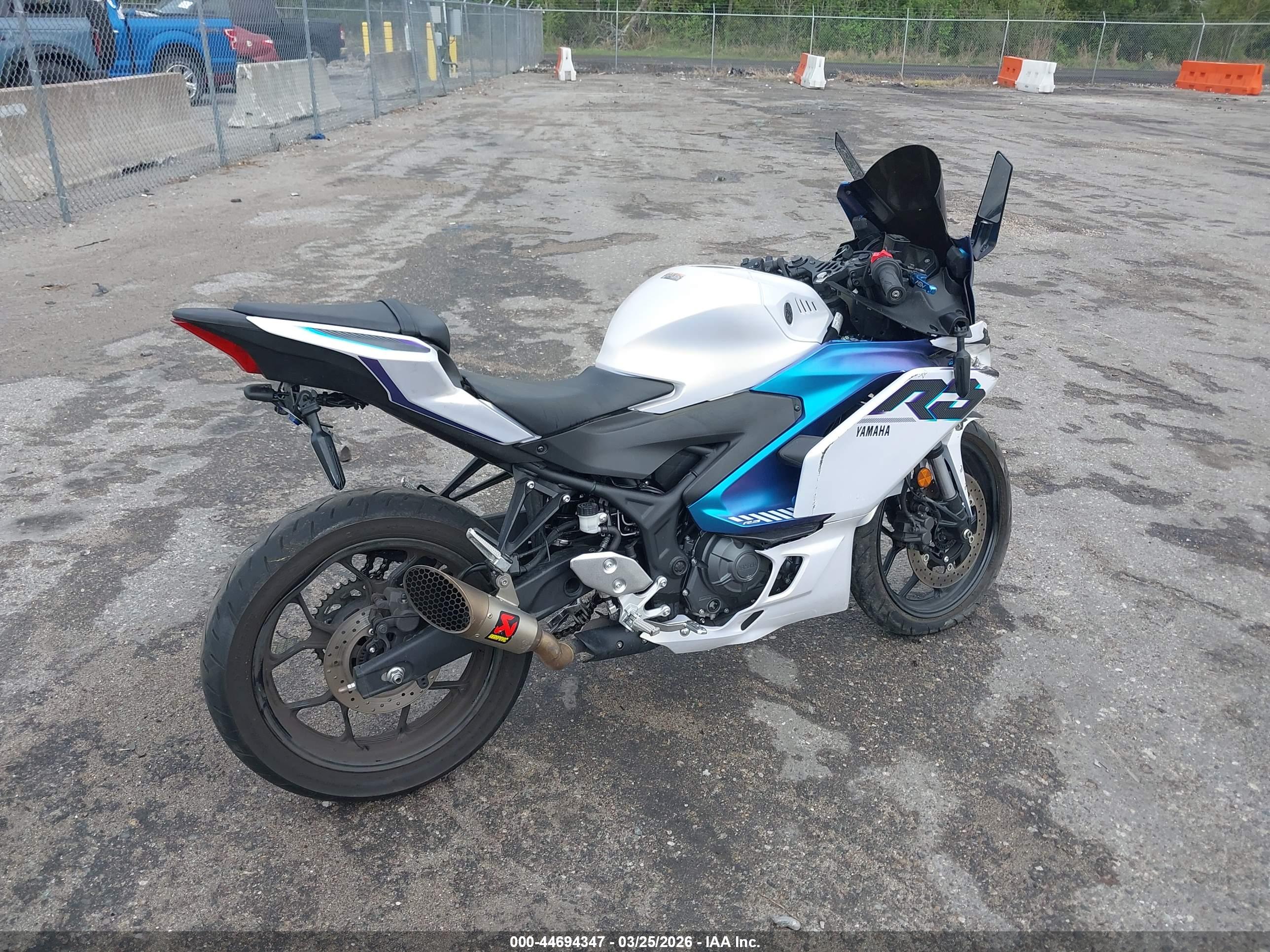YAMAHA YFZ320 image 4