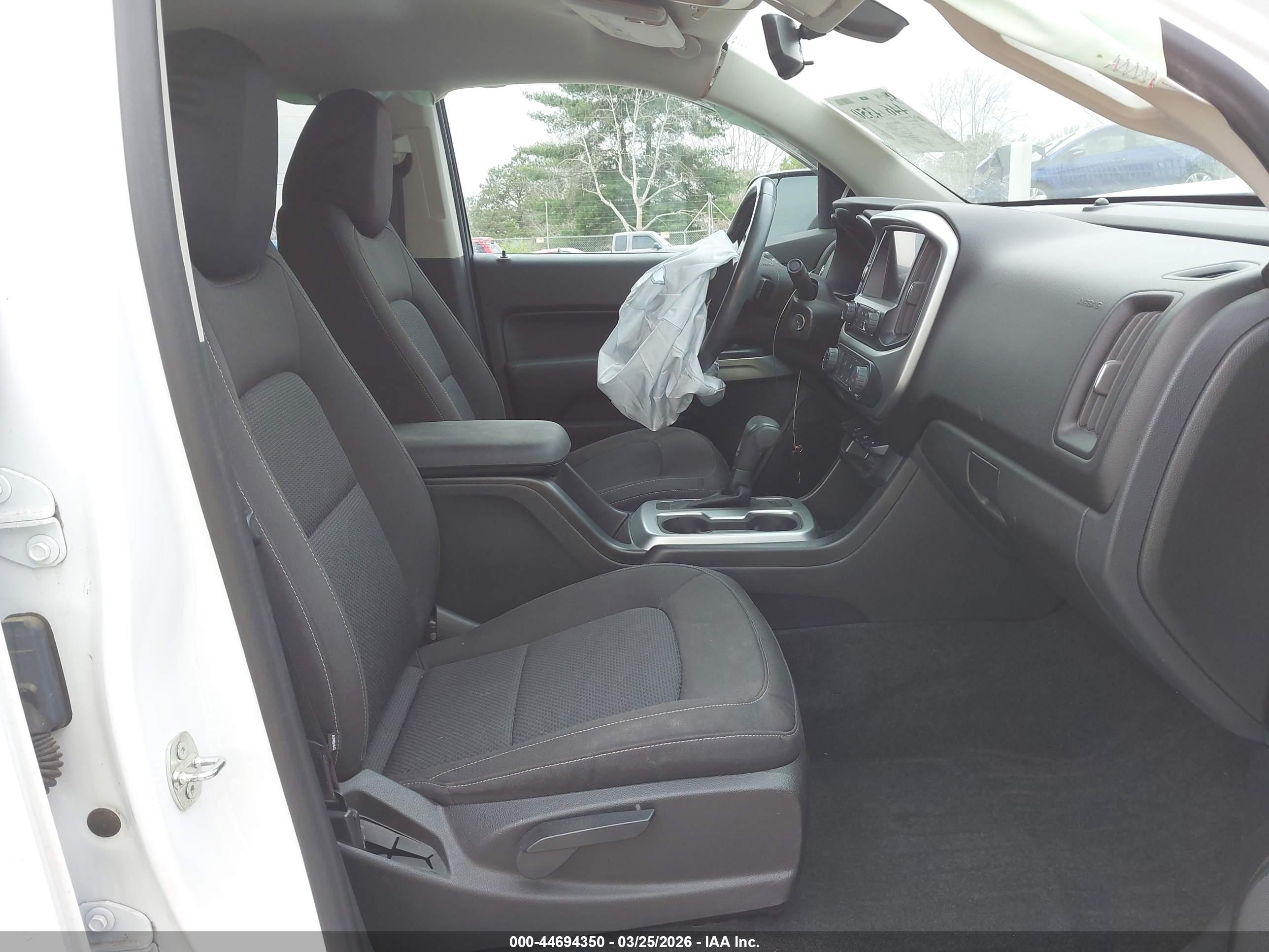 CHEVROLET COLORADO image 5