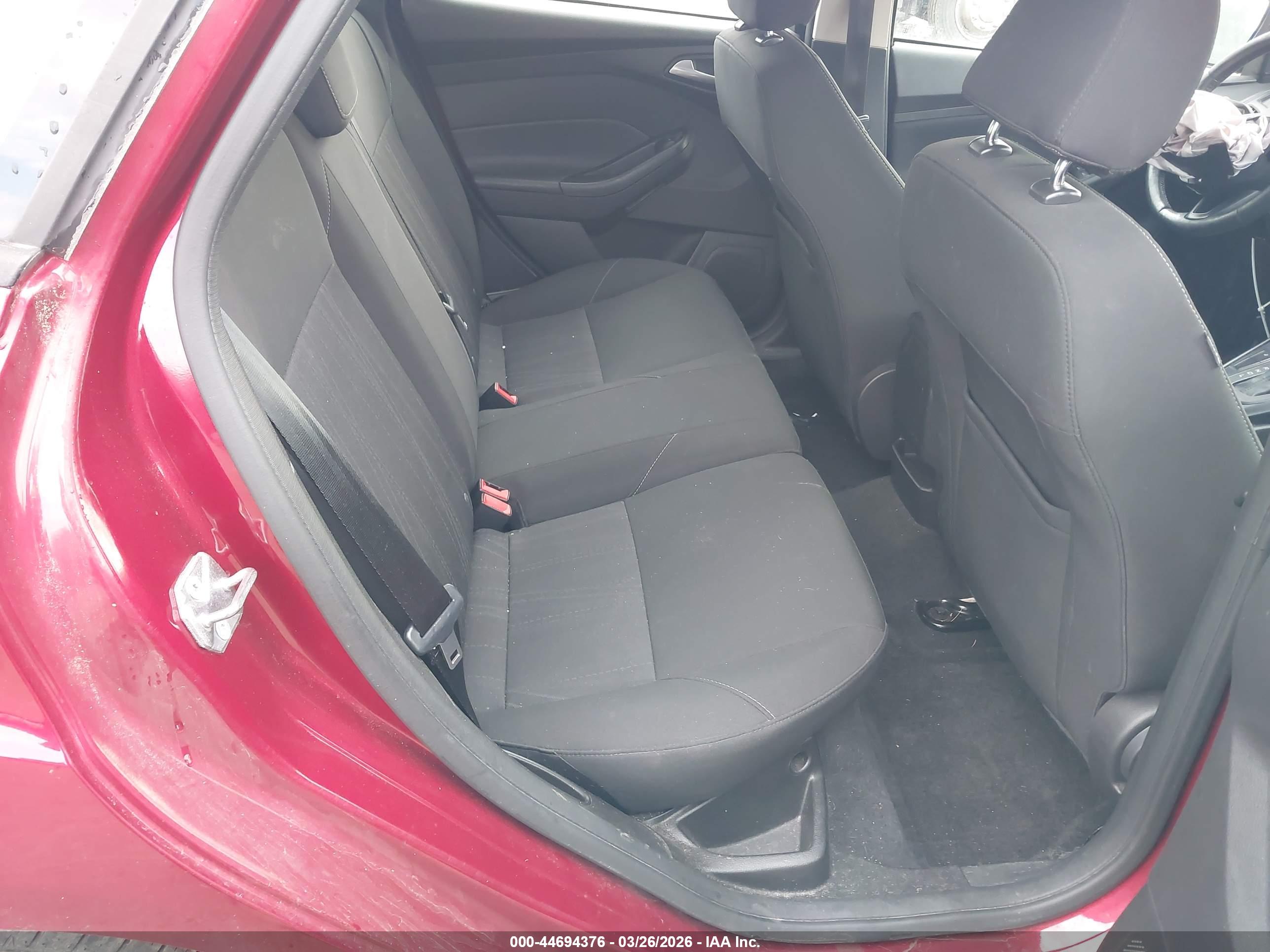 FORD FOCUS image 8