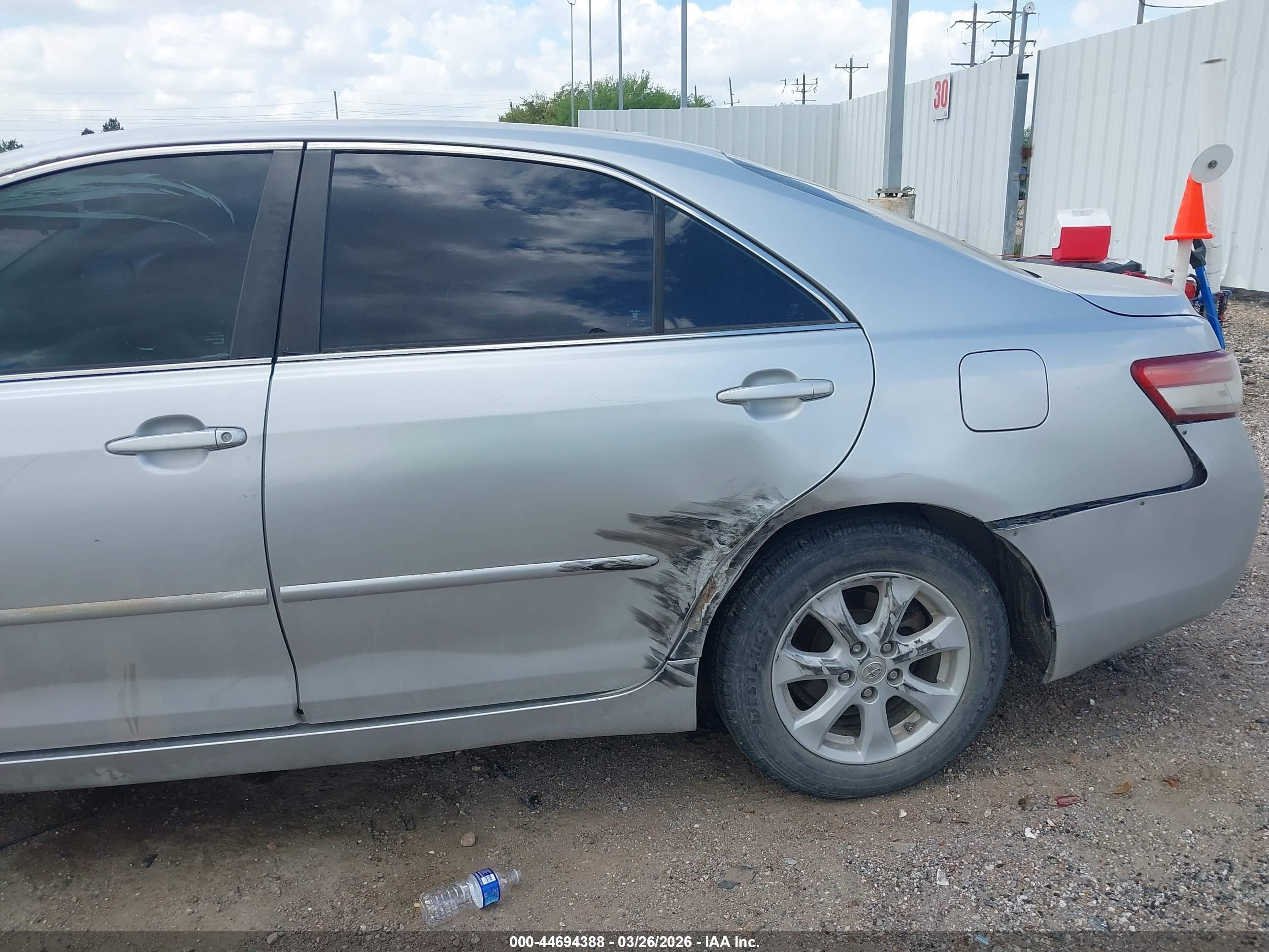 TOYOTA CAMRY image 6