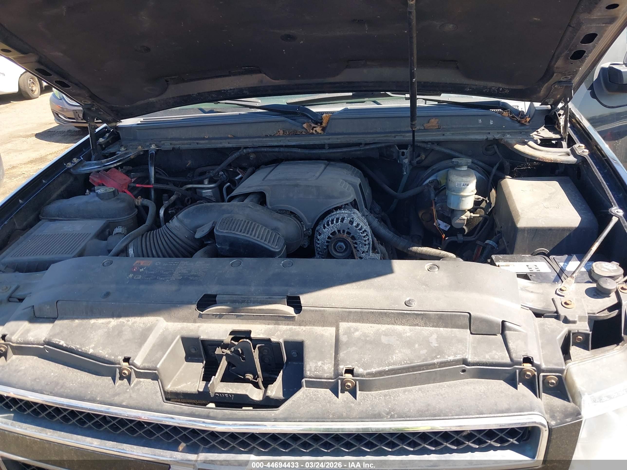 CHEVROLET SUBURBAN image 10