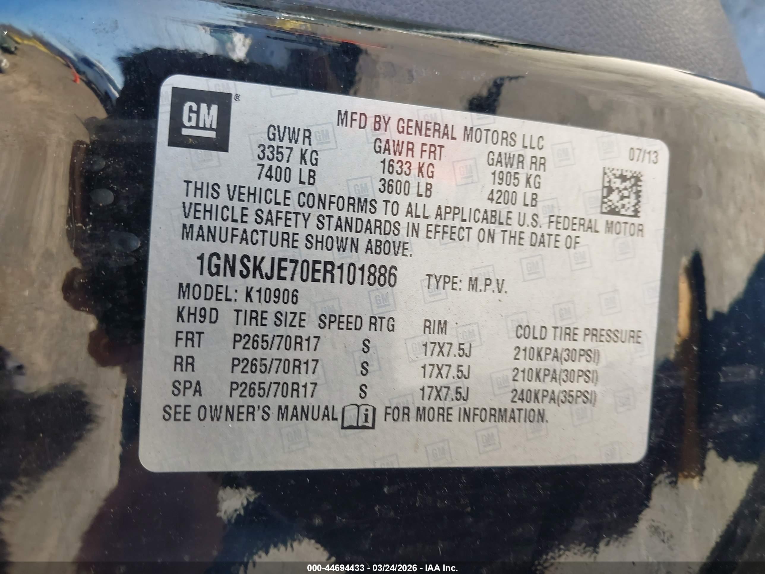 CHEVROLET SUBURBAN image 9