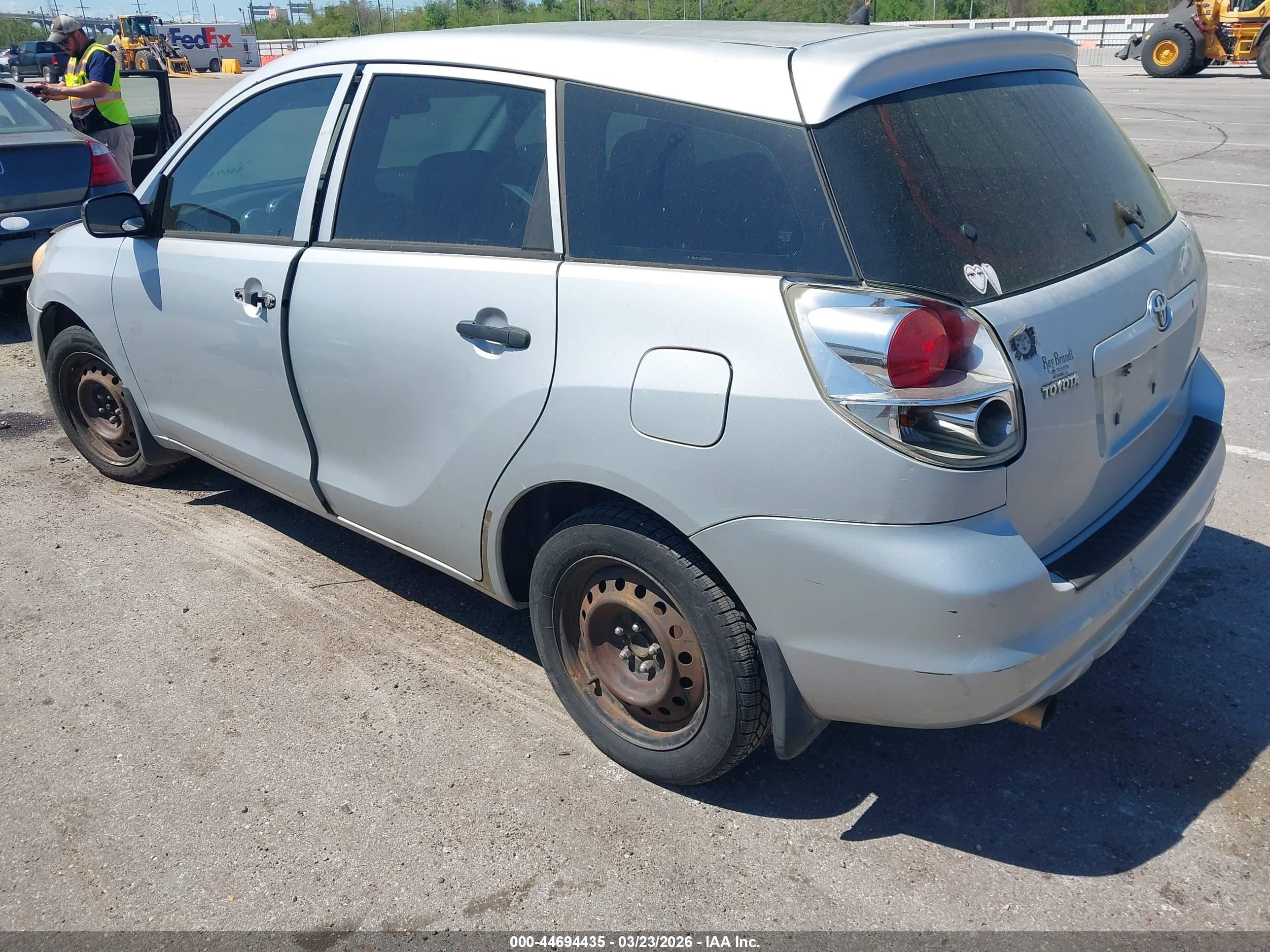 TOYOTA MATRIX image 3