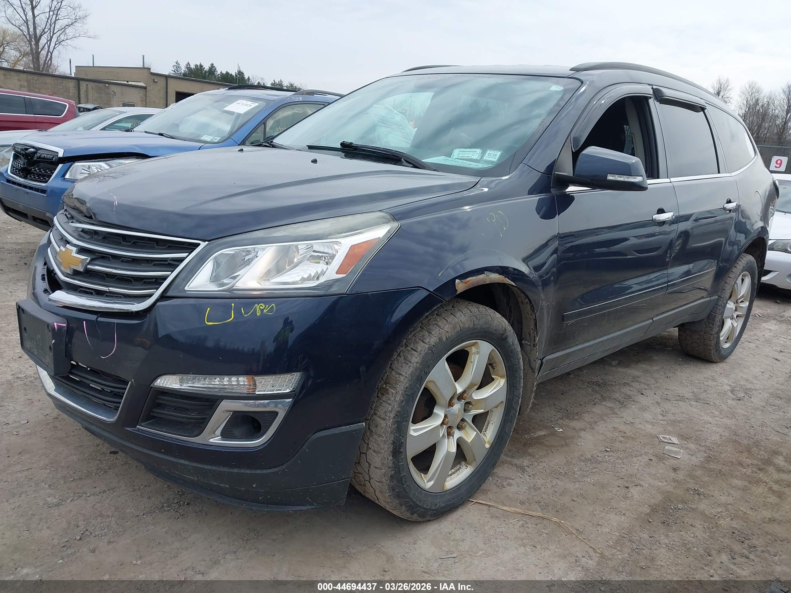 CHEVROLET TRAVERSE image 2