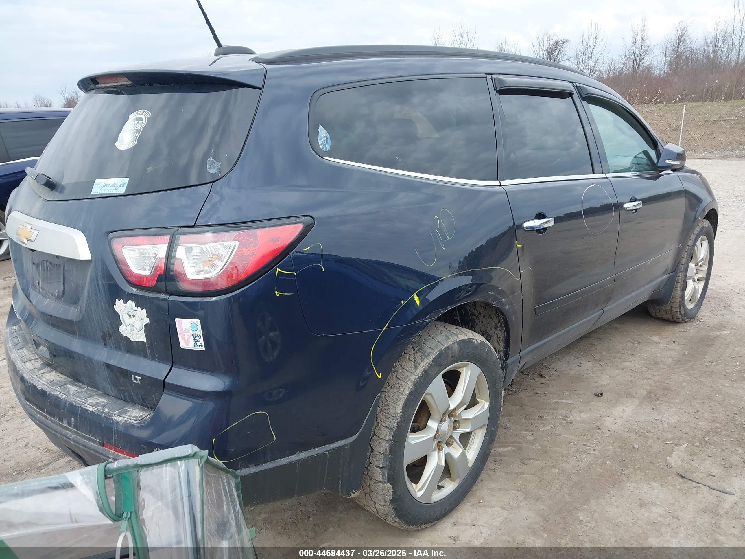 CHEVROLET TRAVERSE image 4