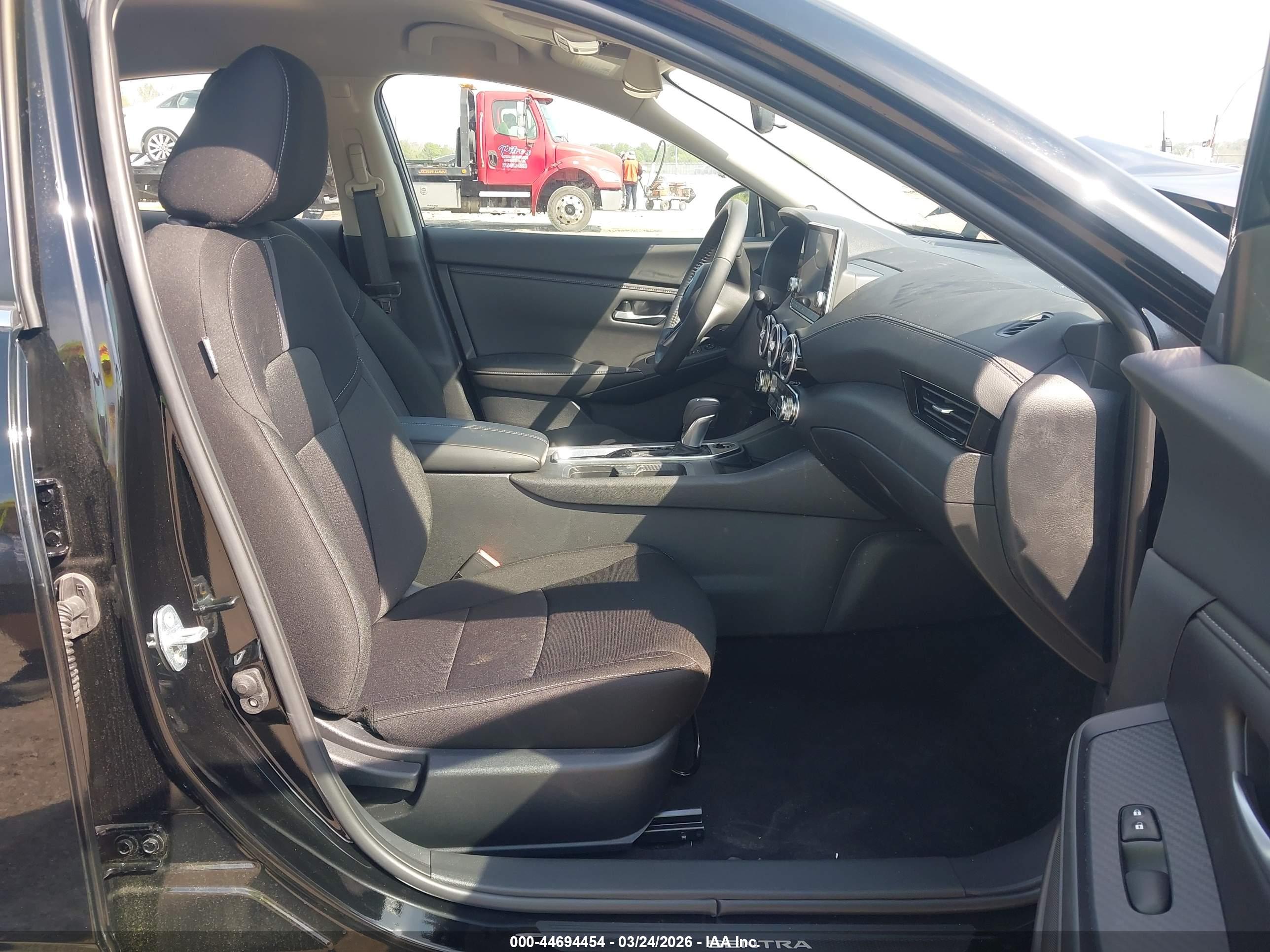 NISSAN SENTRA image 5