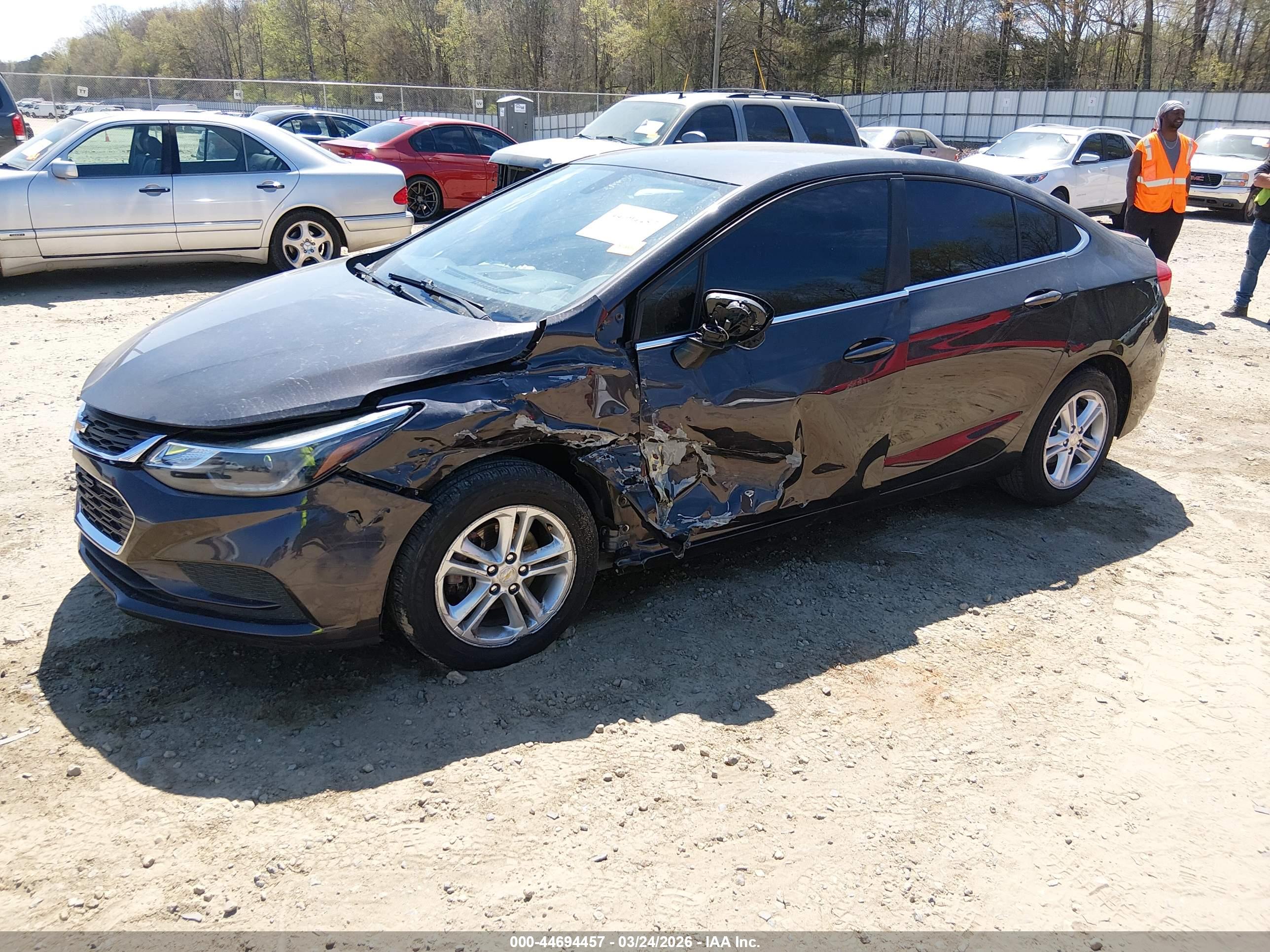 CHEVROLET CRUZE image 2