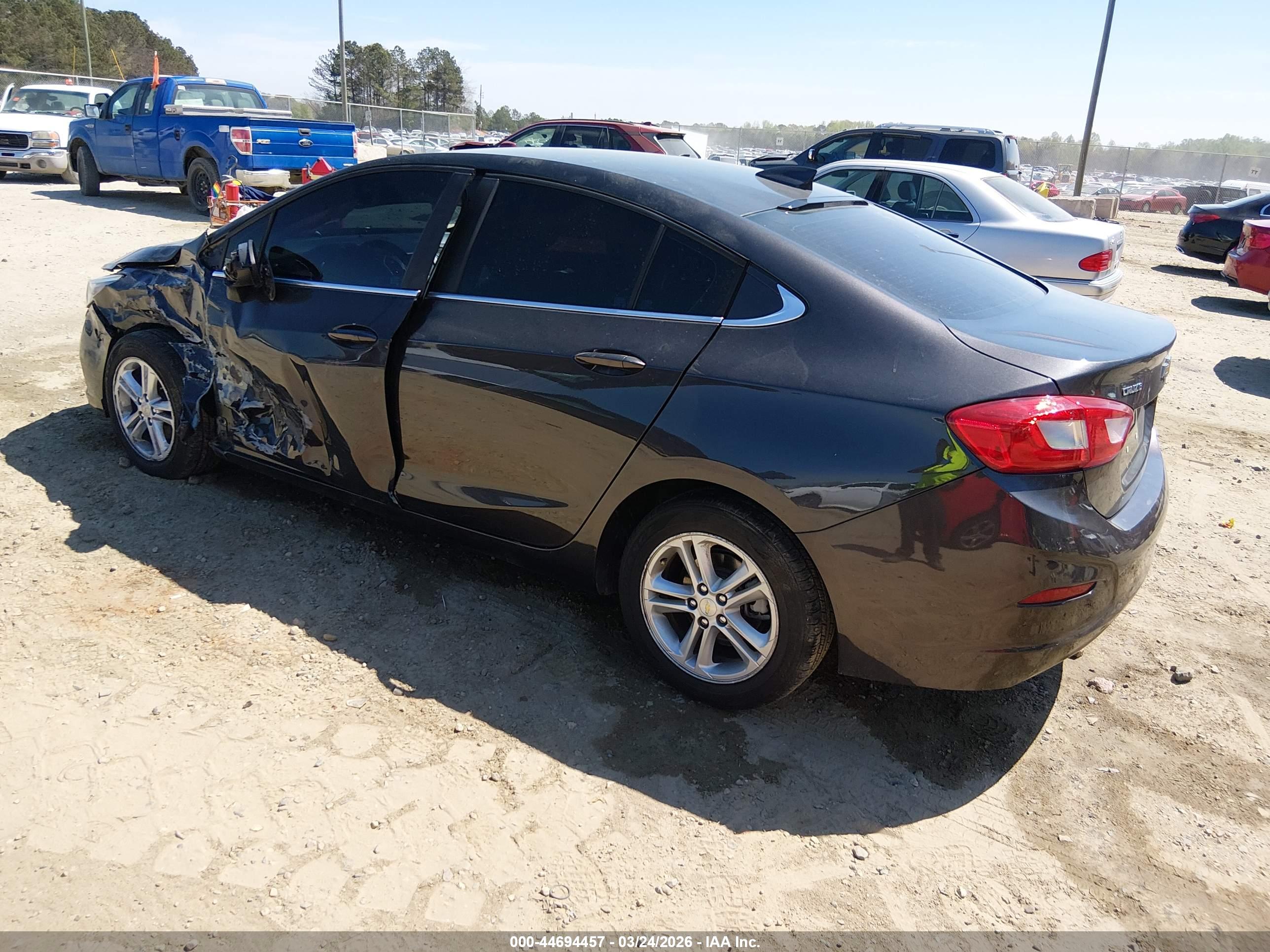 CHEVROLET CRUZE image 3