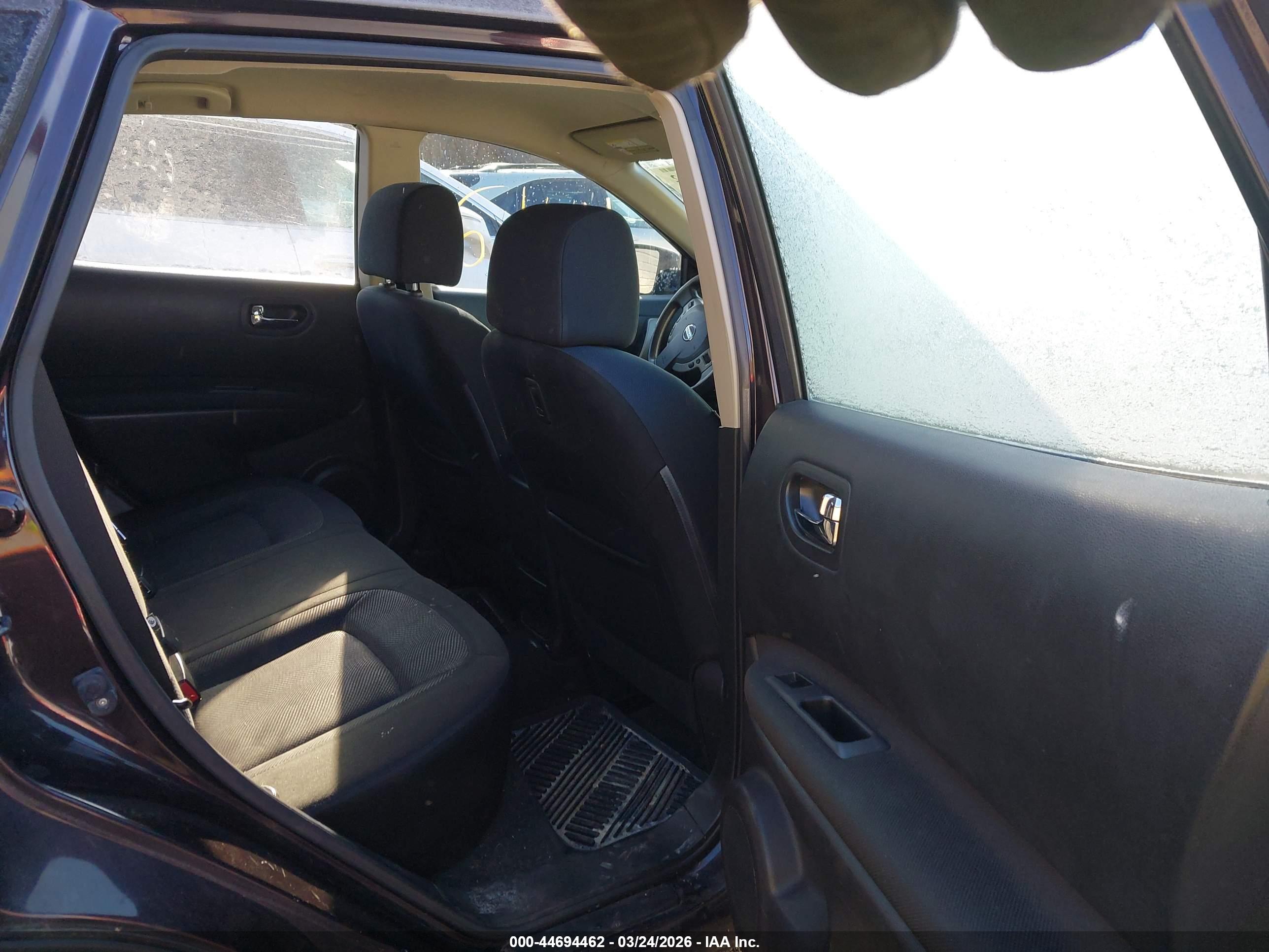 NISSAN ROGUE image 8