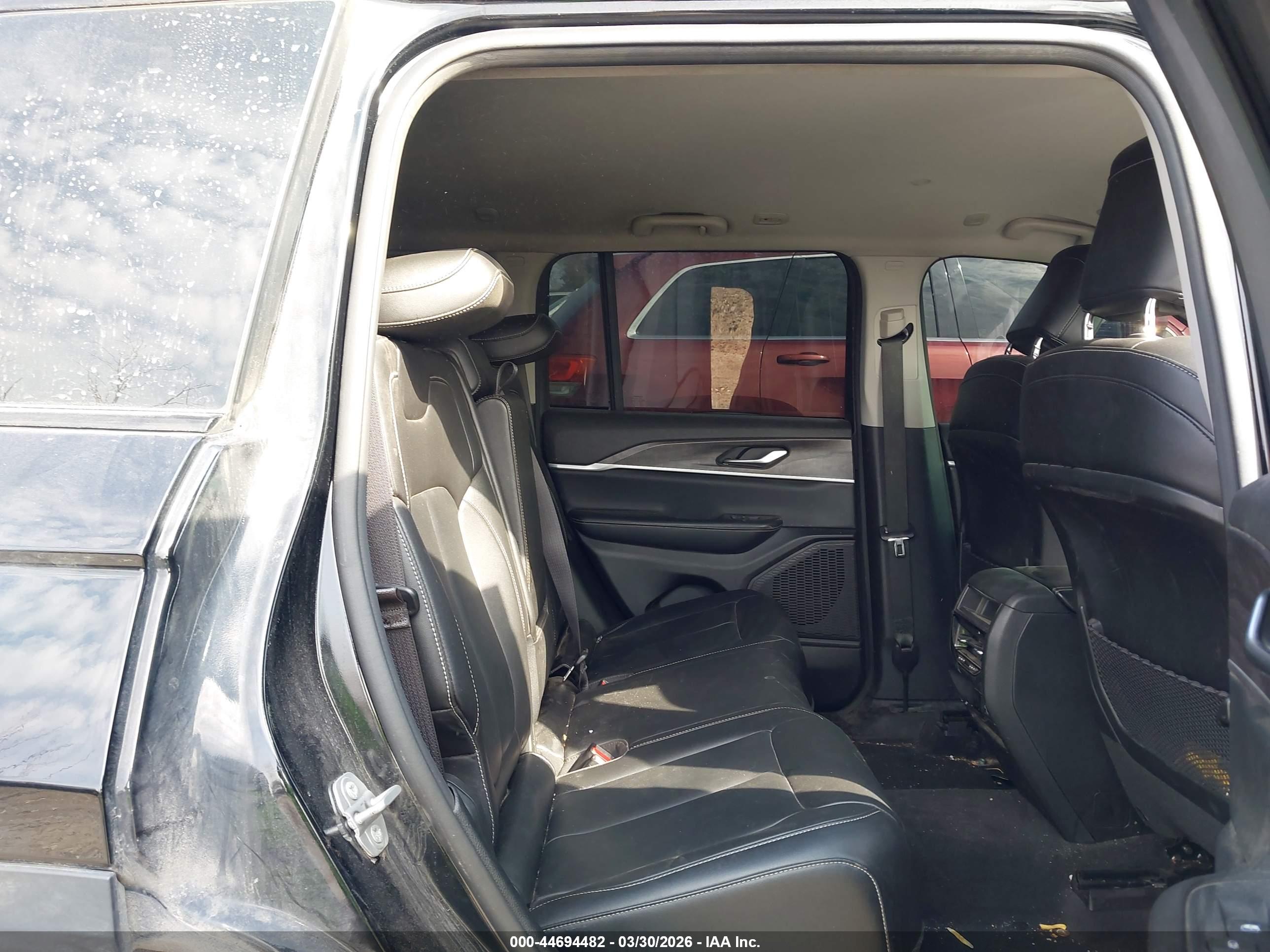 JEEP GRAND image 8