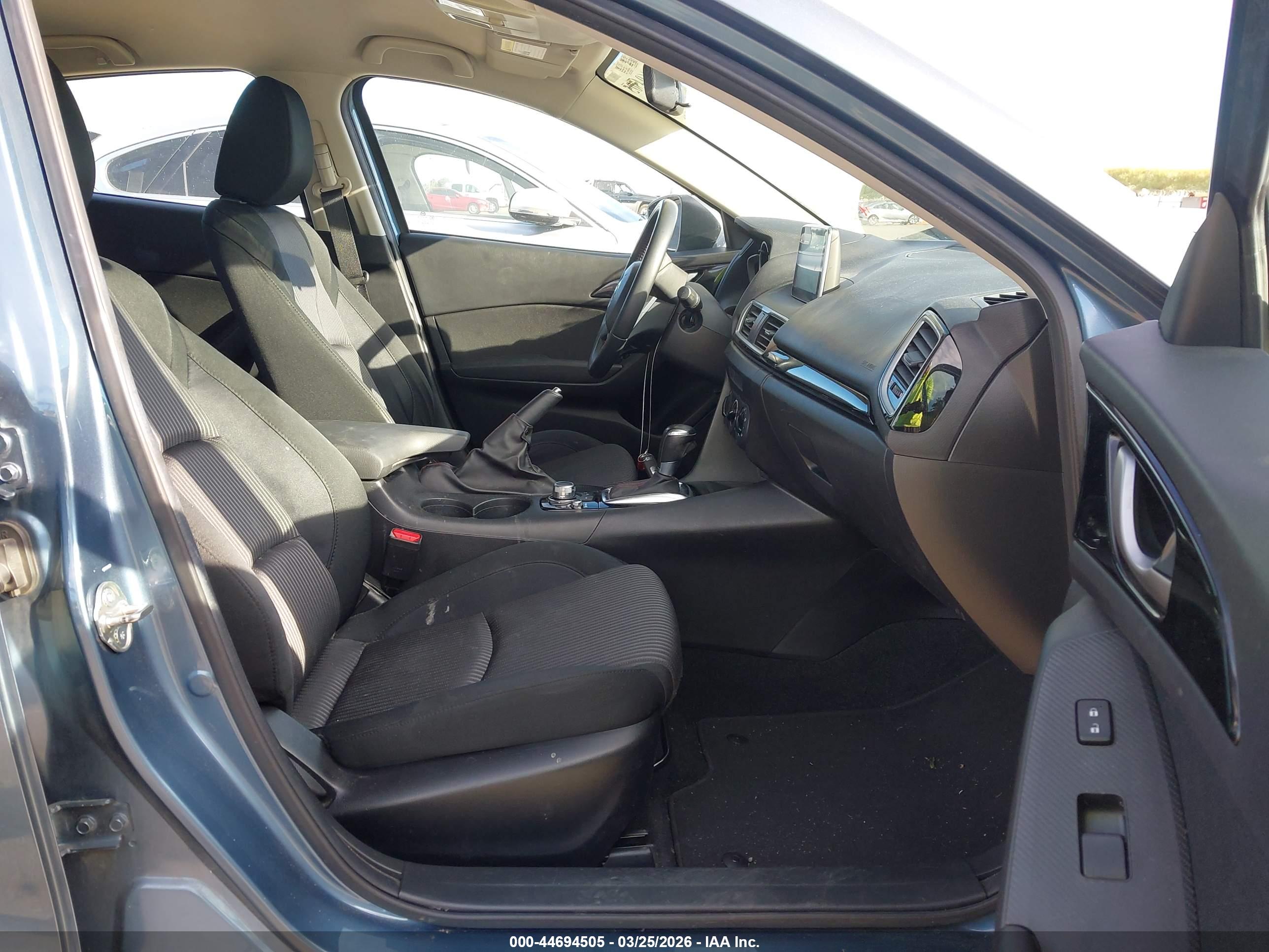 MAZDA MAZDA3 image 5