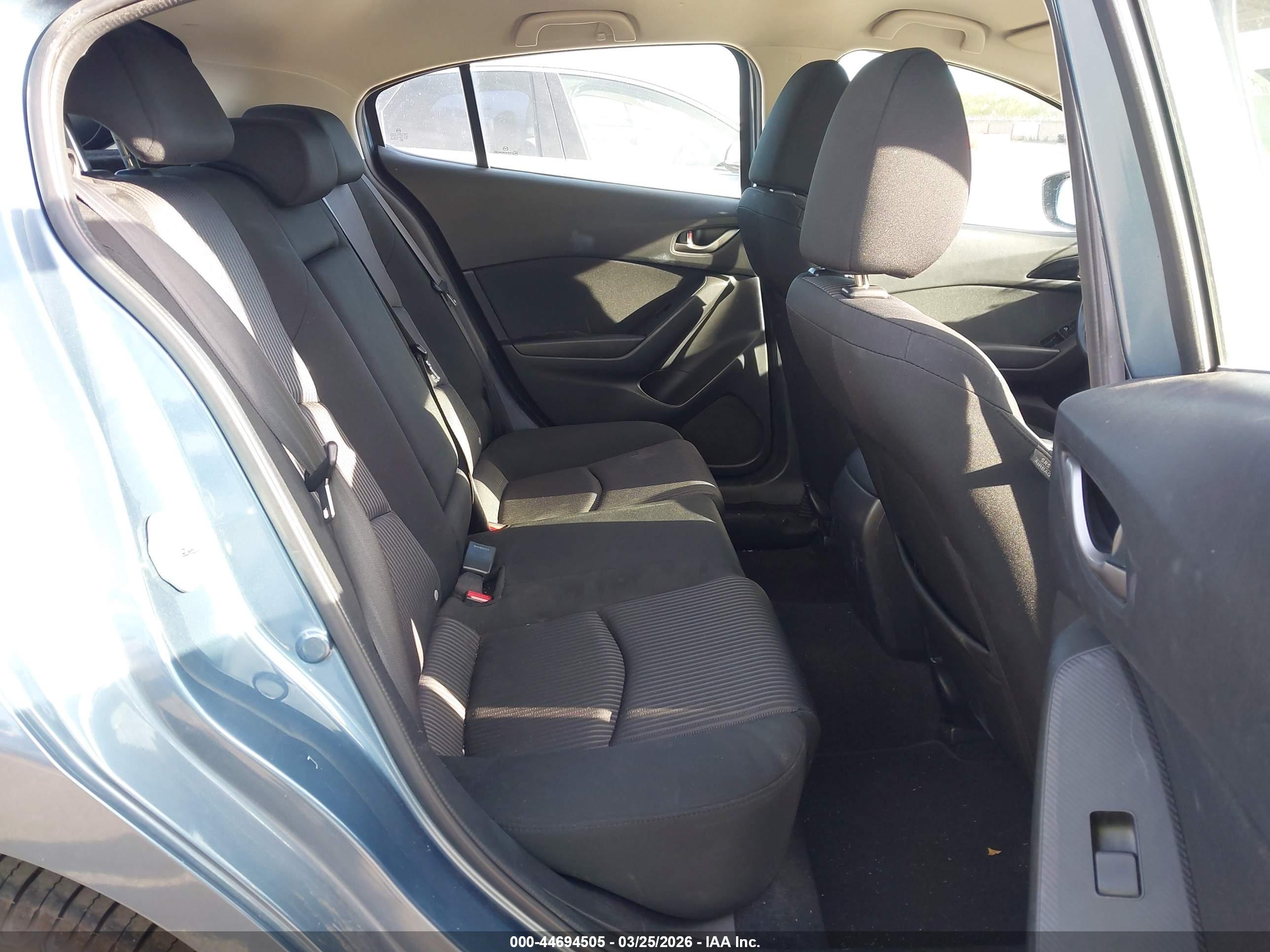 MAZDA MAZDA3 image 8