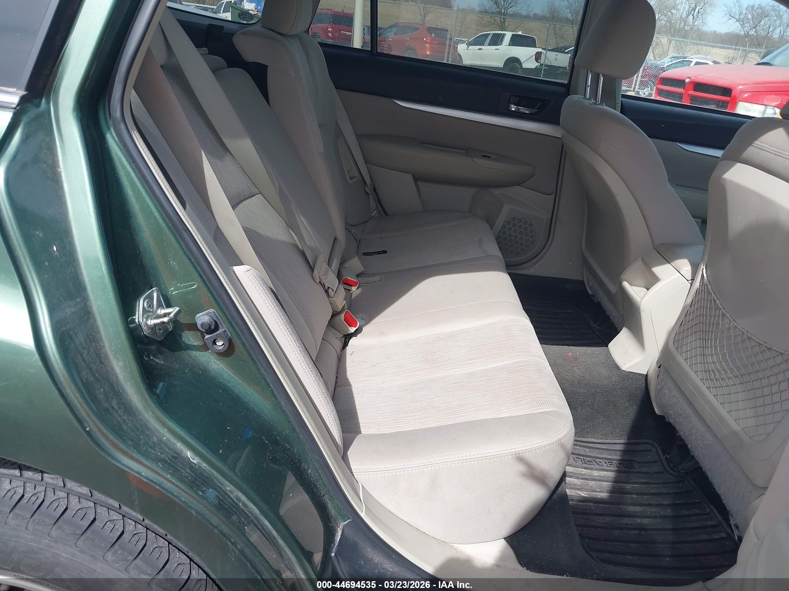 SUBARU OUTBACK image 8