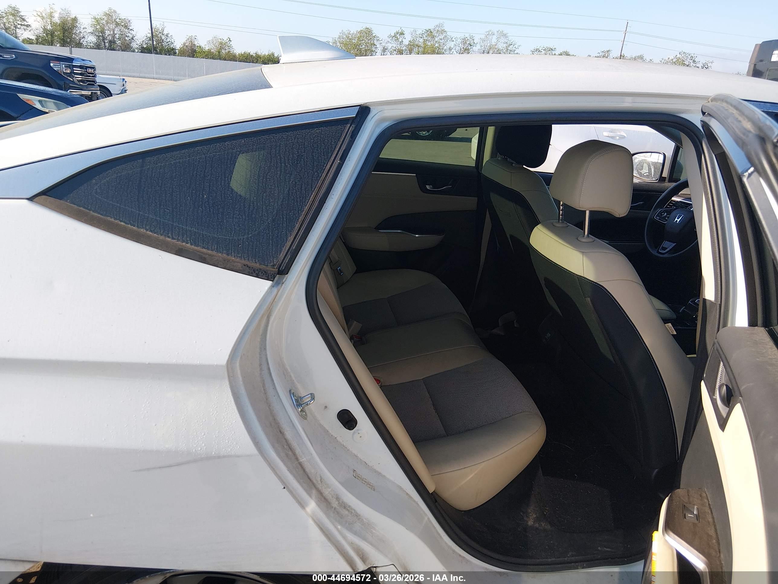 HONDA CLARITY image 8