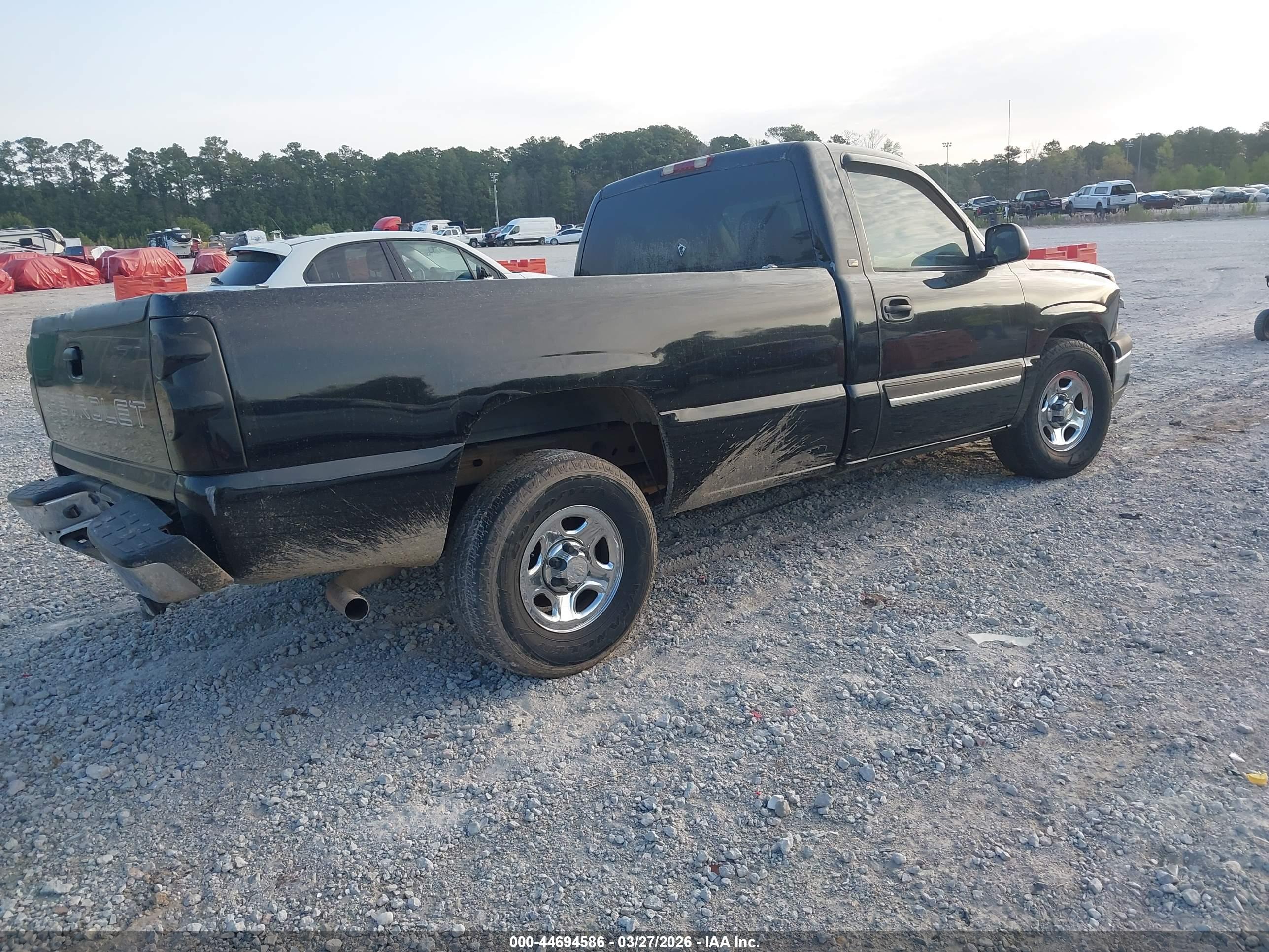 CHEVROLET SILVERADO image 4