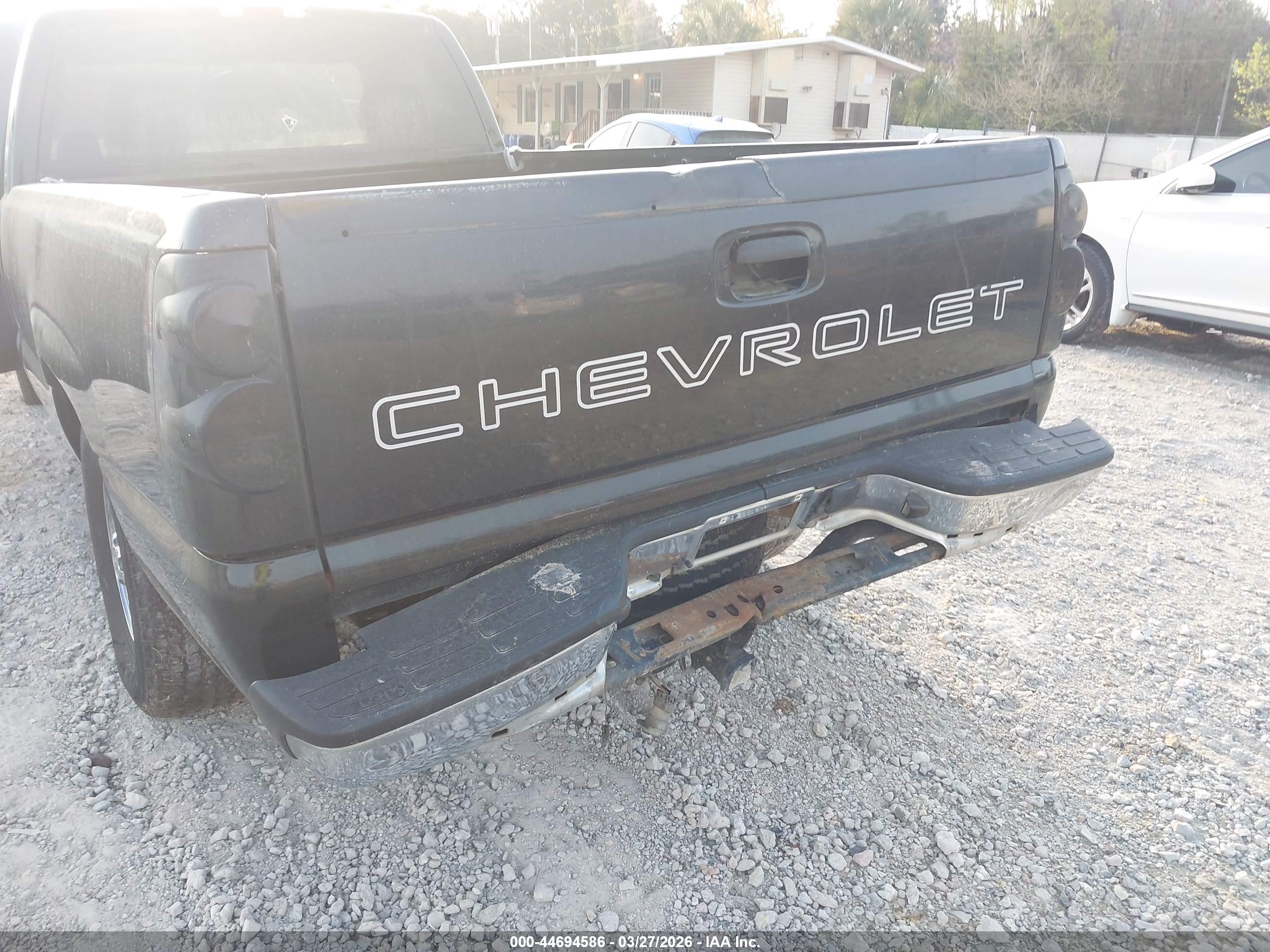 CHEVROLET SILVERADO image 6