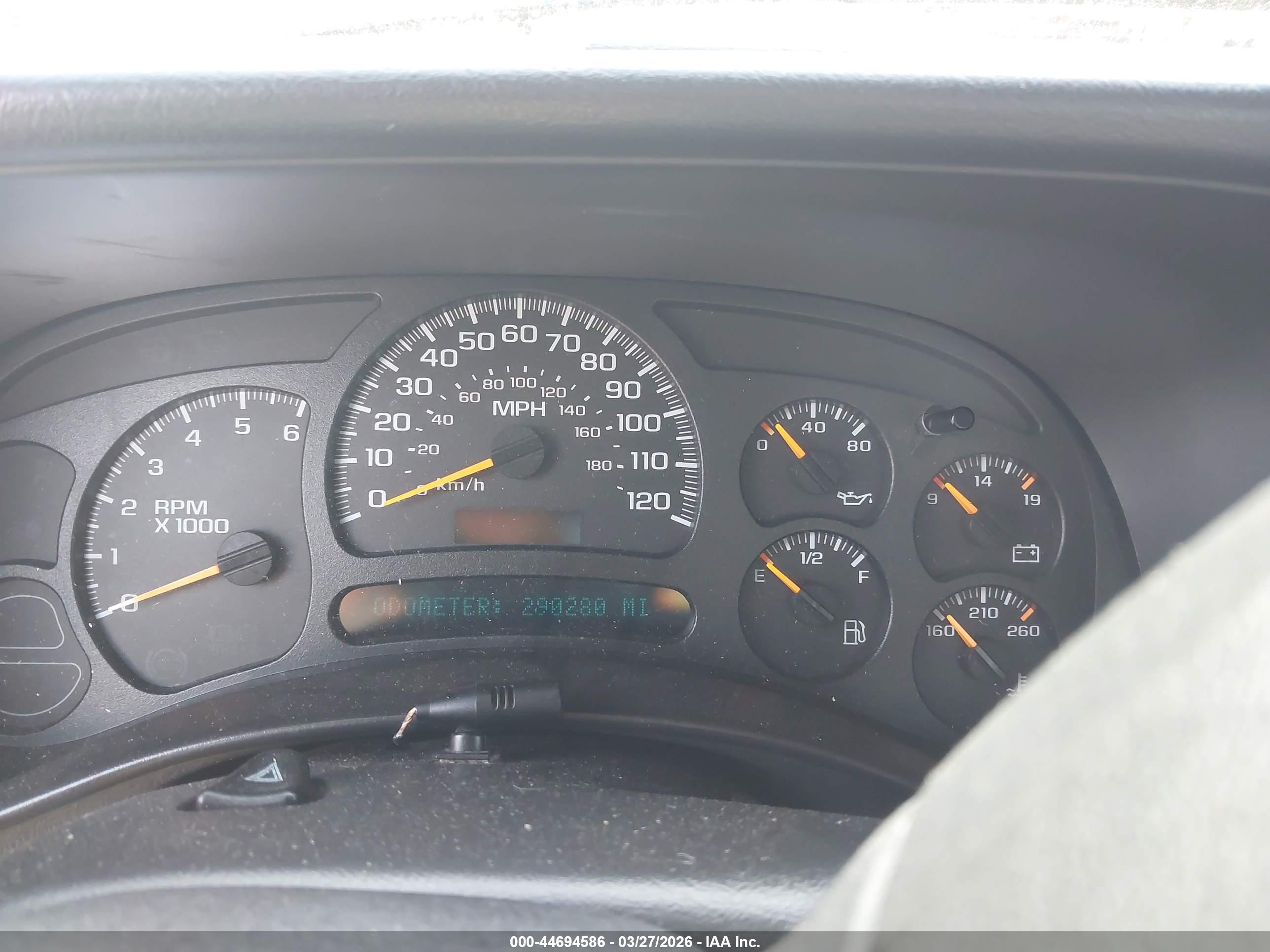 CHEVROLET SILVERADO image 7