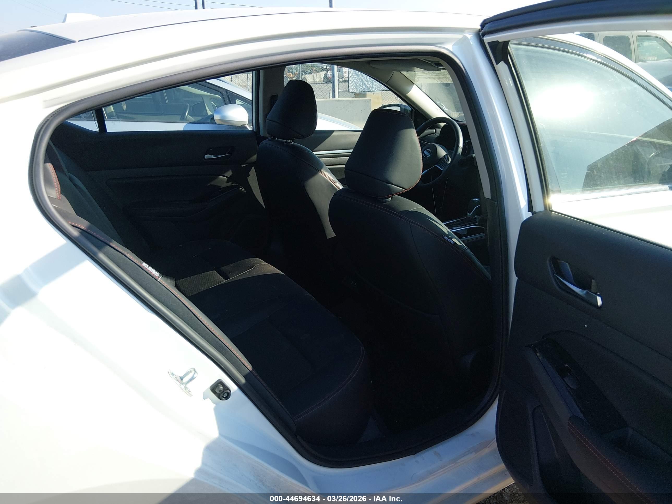 NISSAN ALTIMA image 8