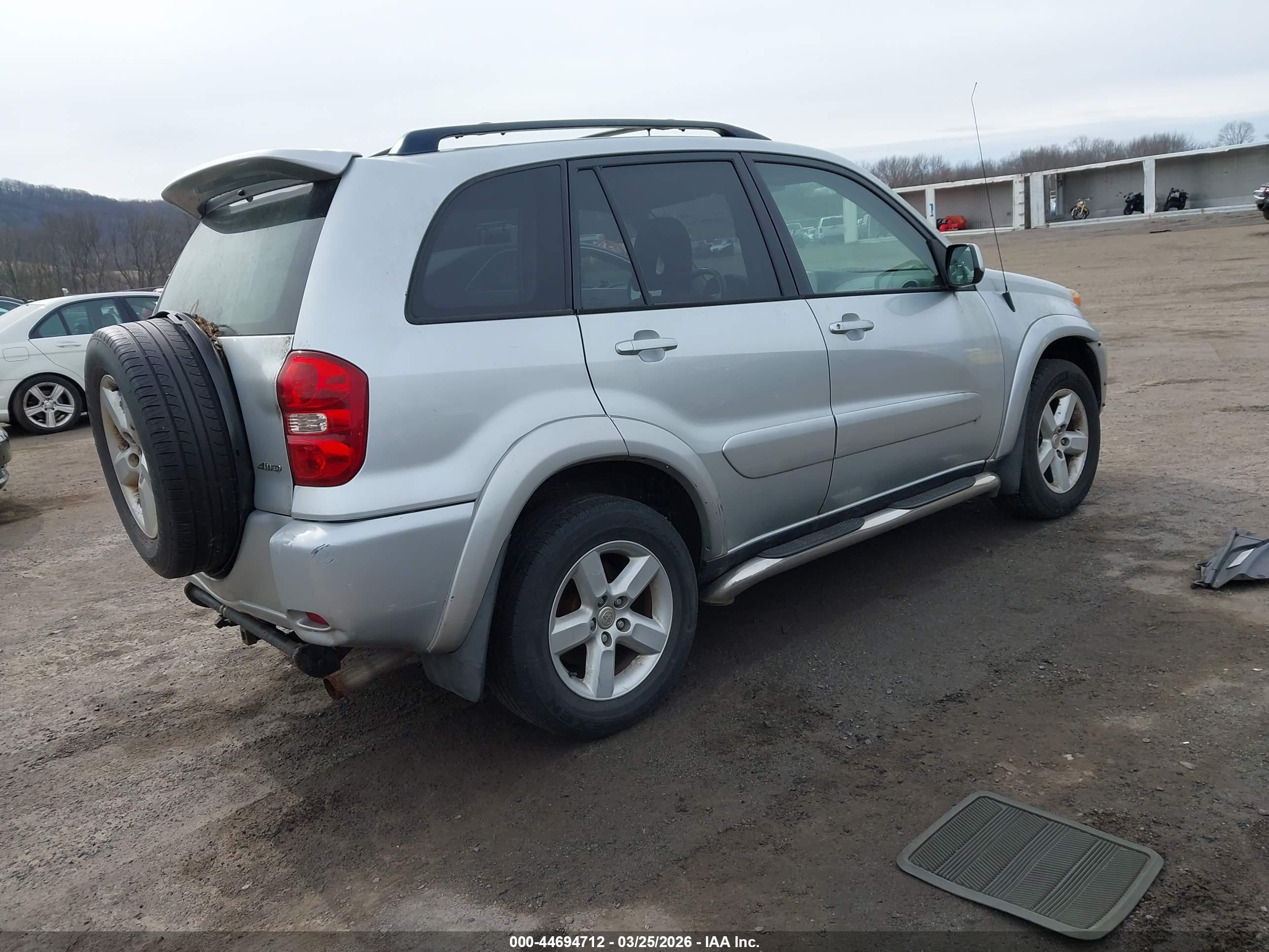 TOYOTA RAV4 image 4