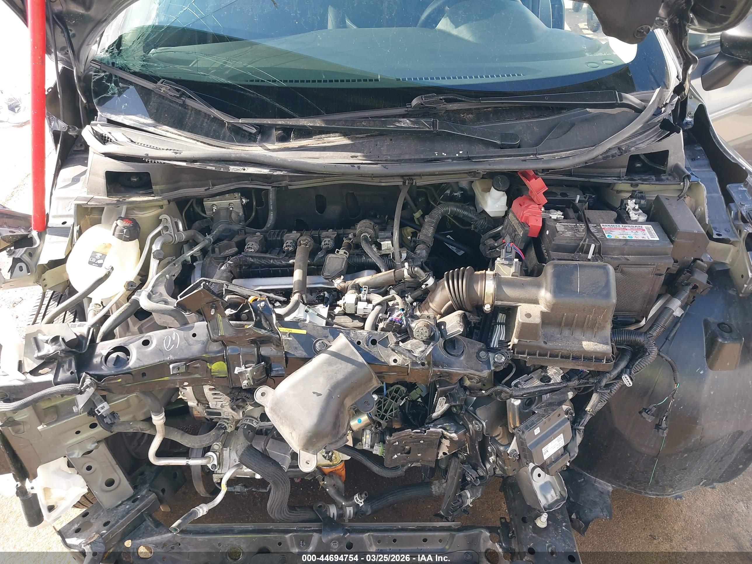 NISSAN VERSA image 10