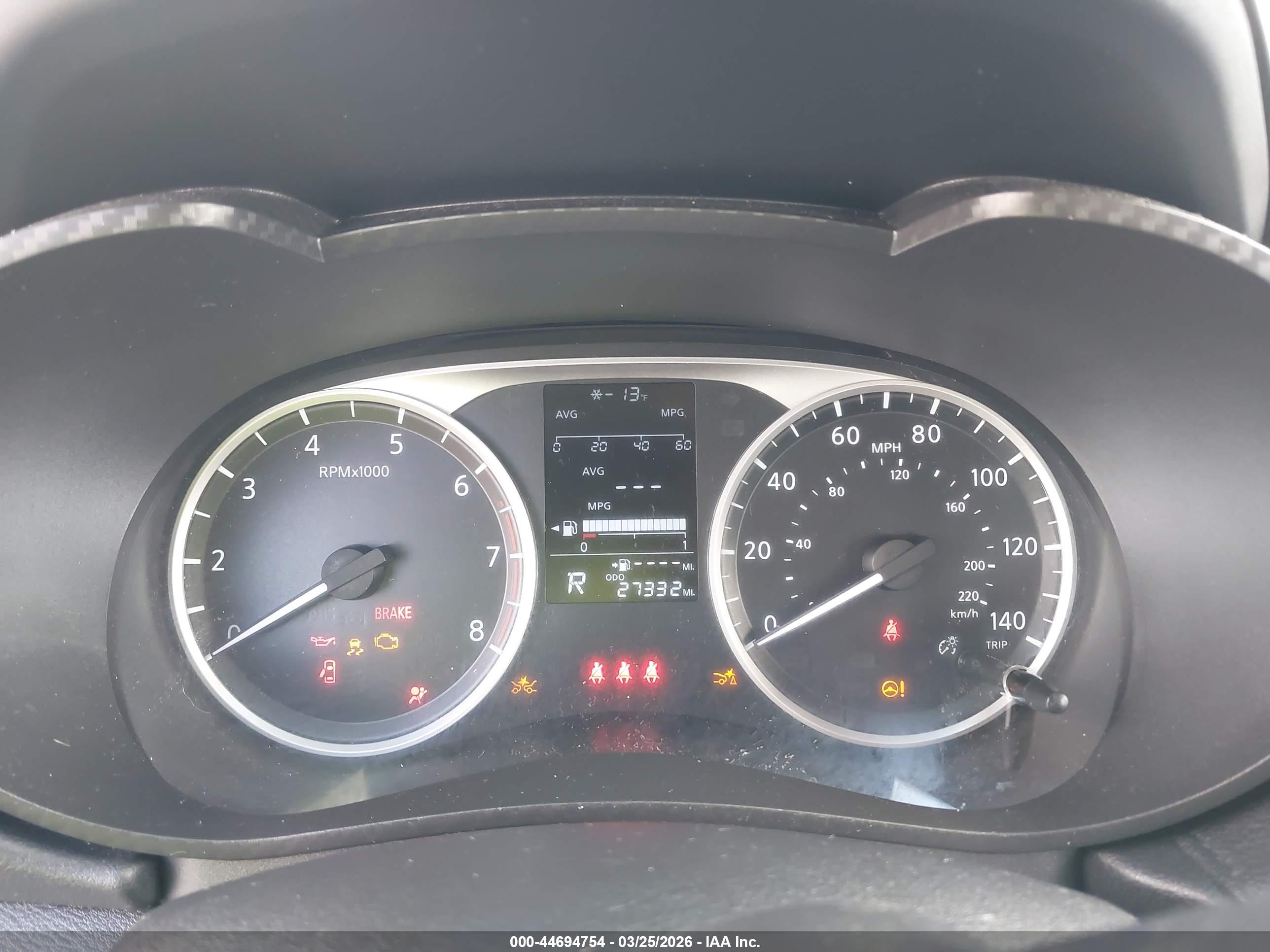 NISSAN VERSA image 7