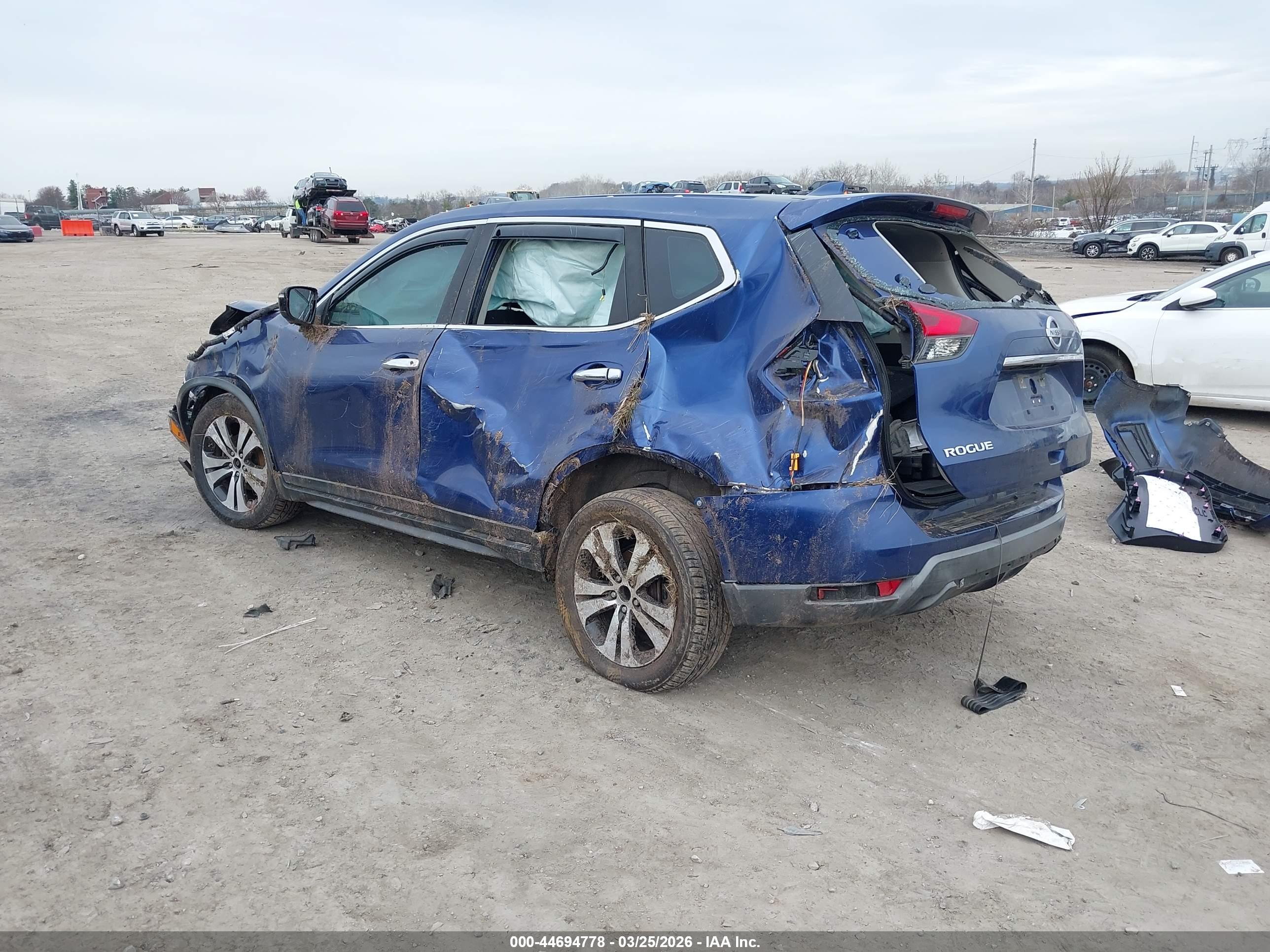 NISSAN ROGUE image 3