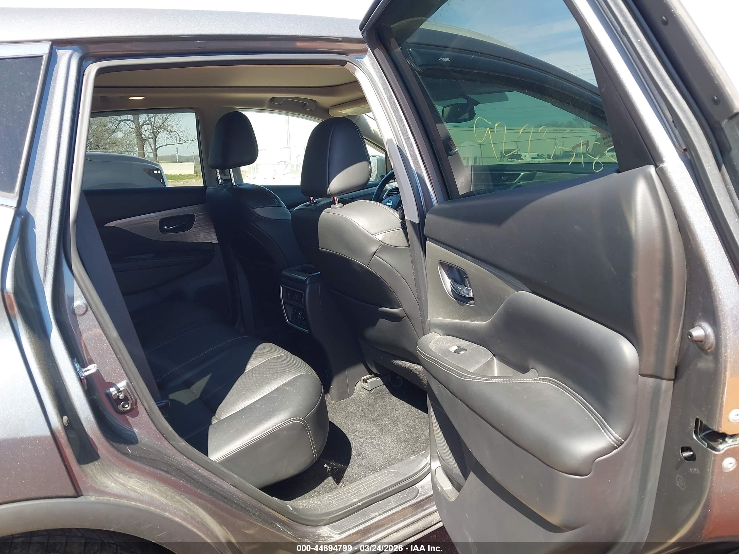 NISSAN MURANO image 8