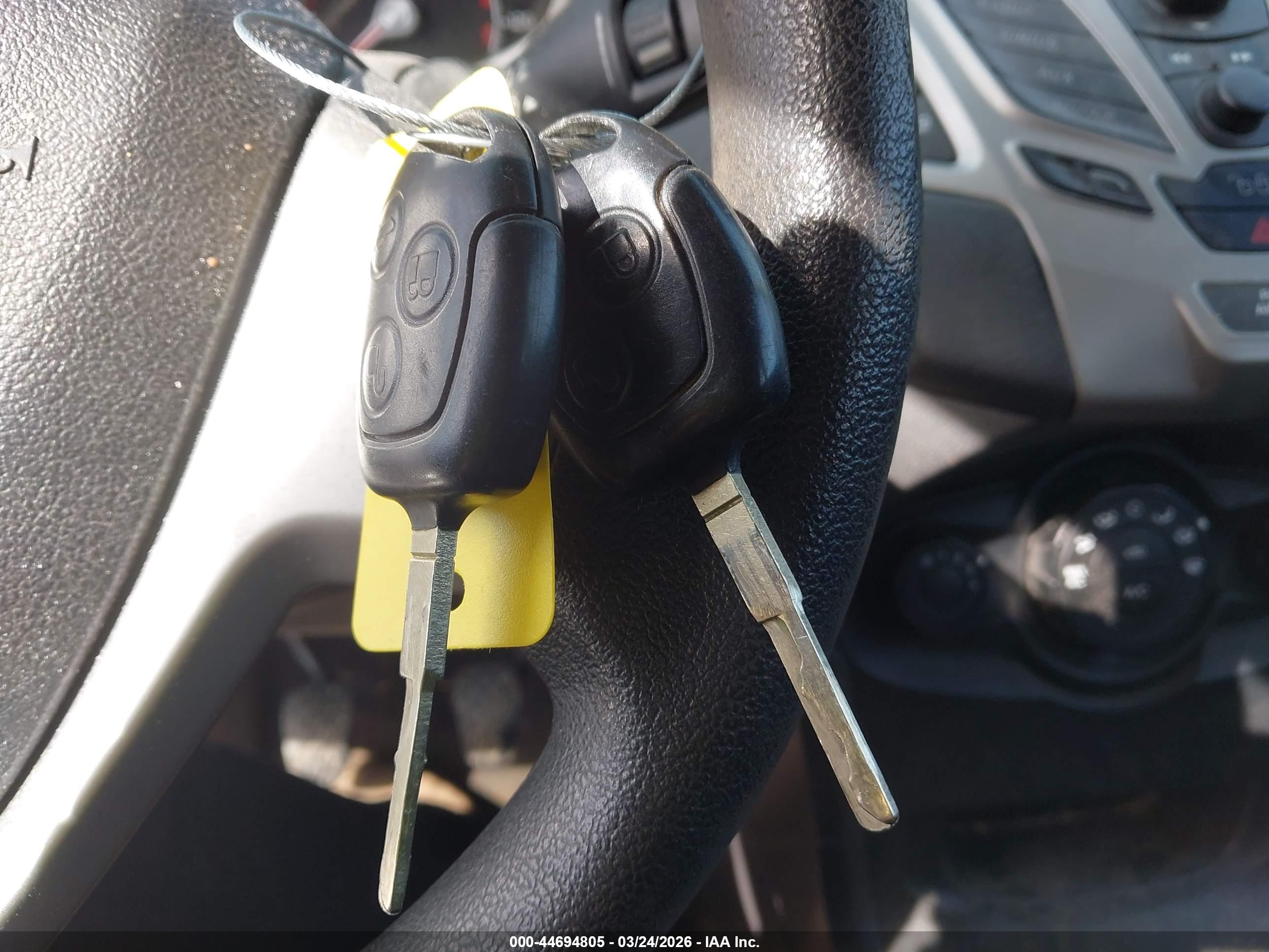 FORD FIESTA image 11