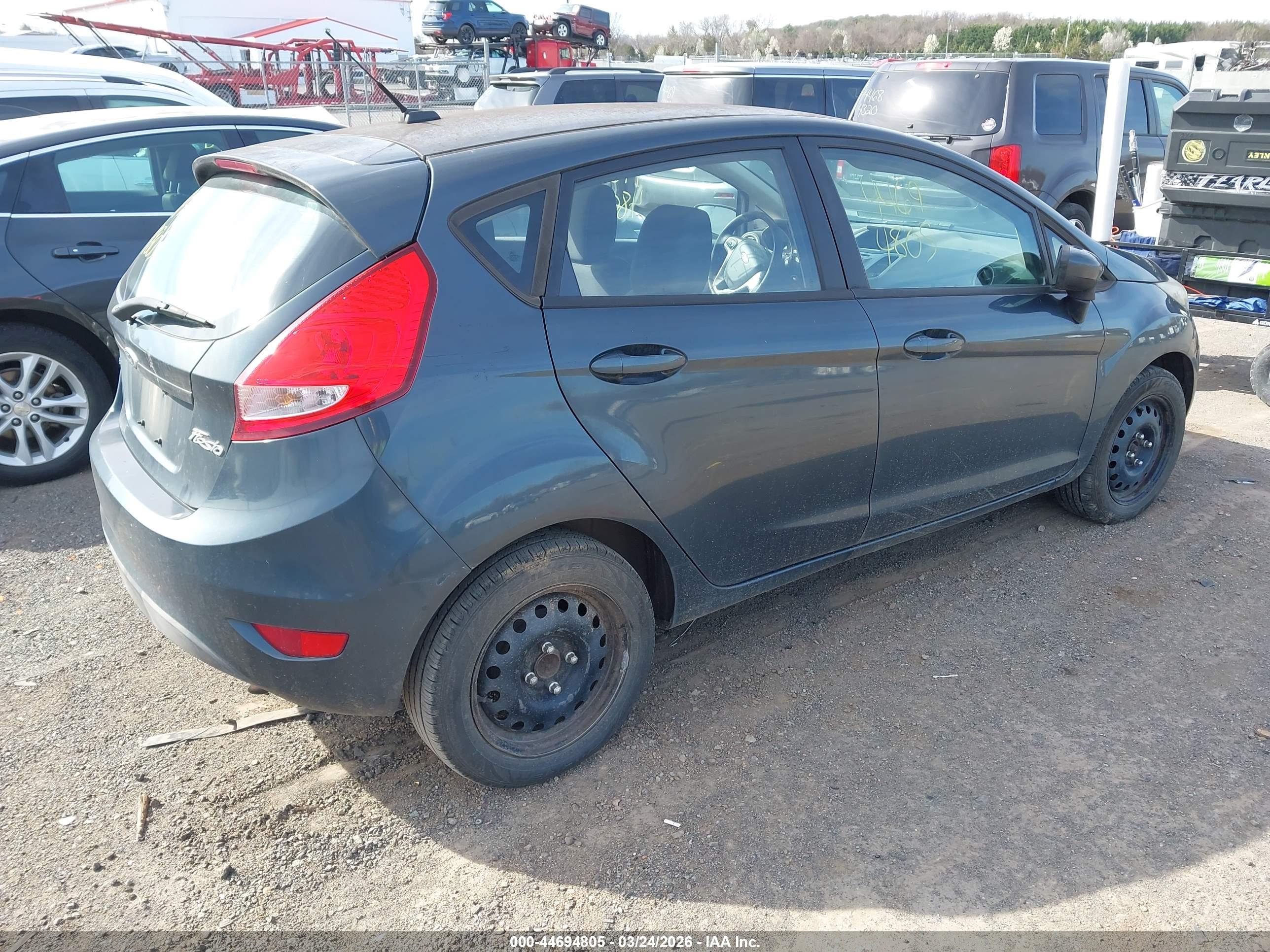 FORD FIESTA image 4
