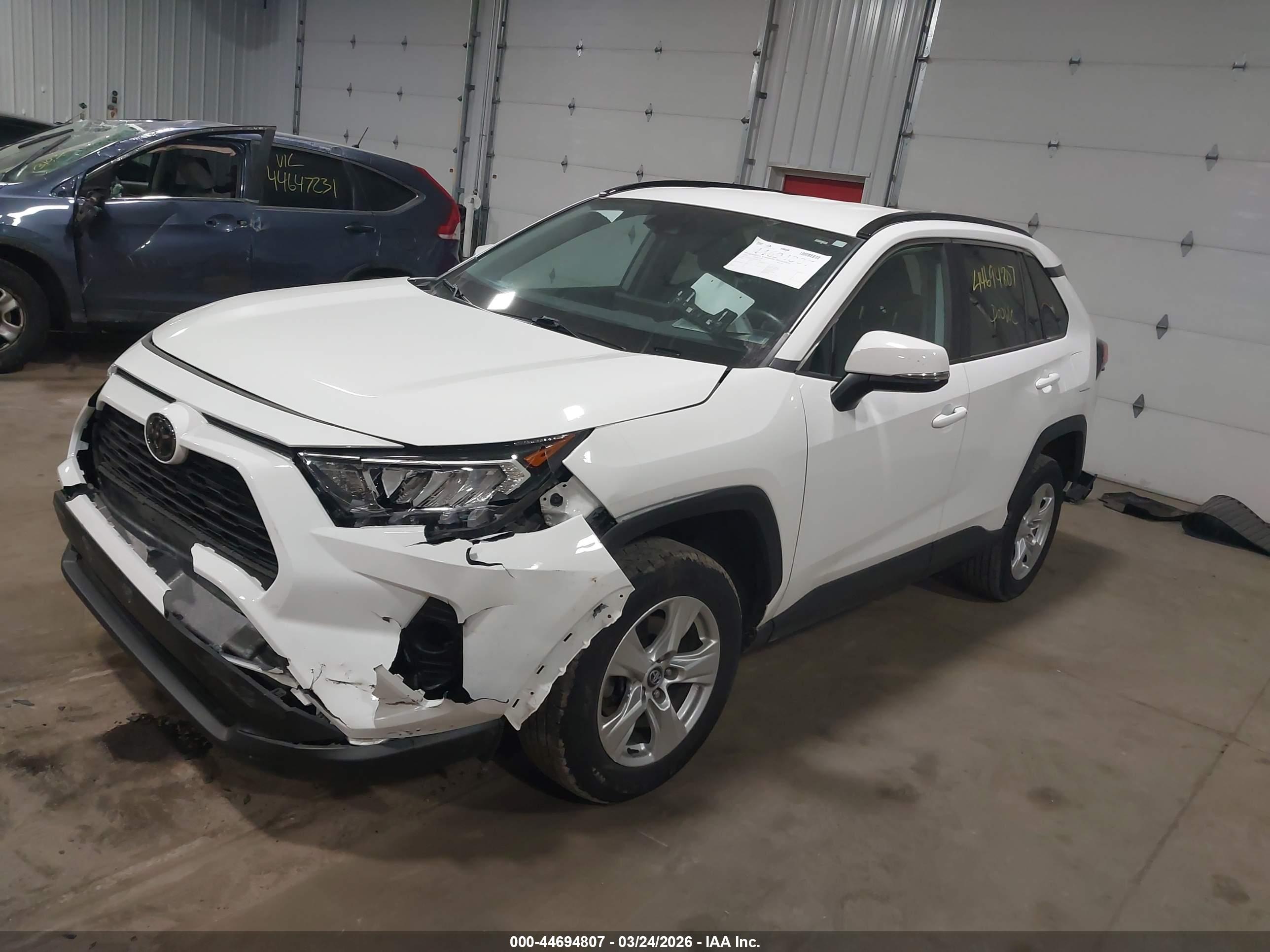 TOYOTA RAV4 image 2