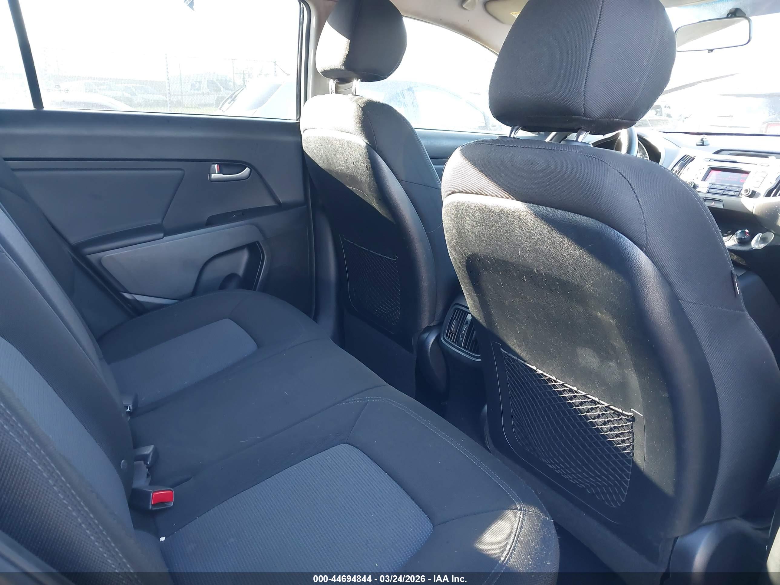 KIA SPORTAGE image 8