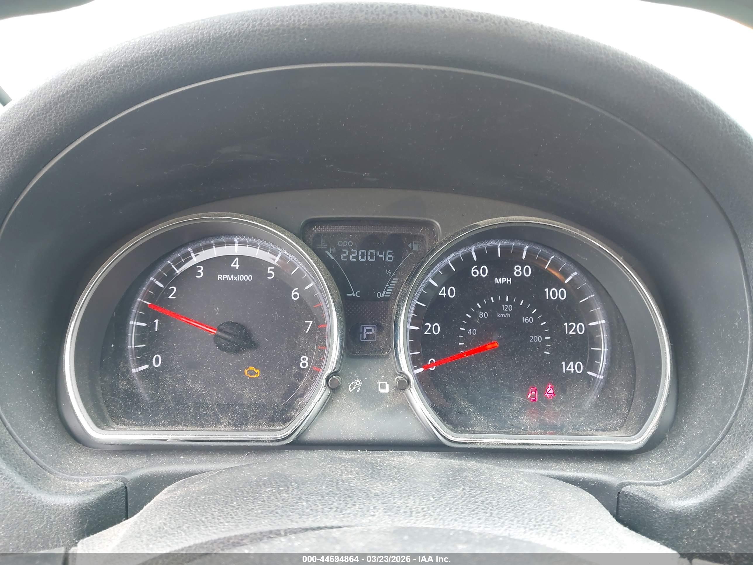 NISSAN VERSA image 7