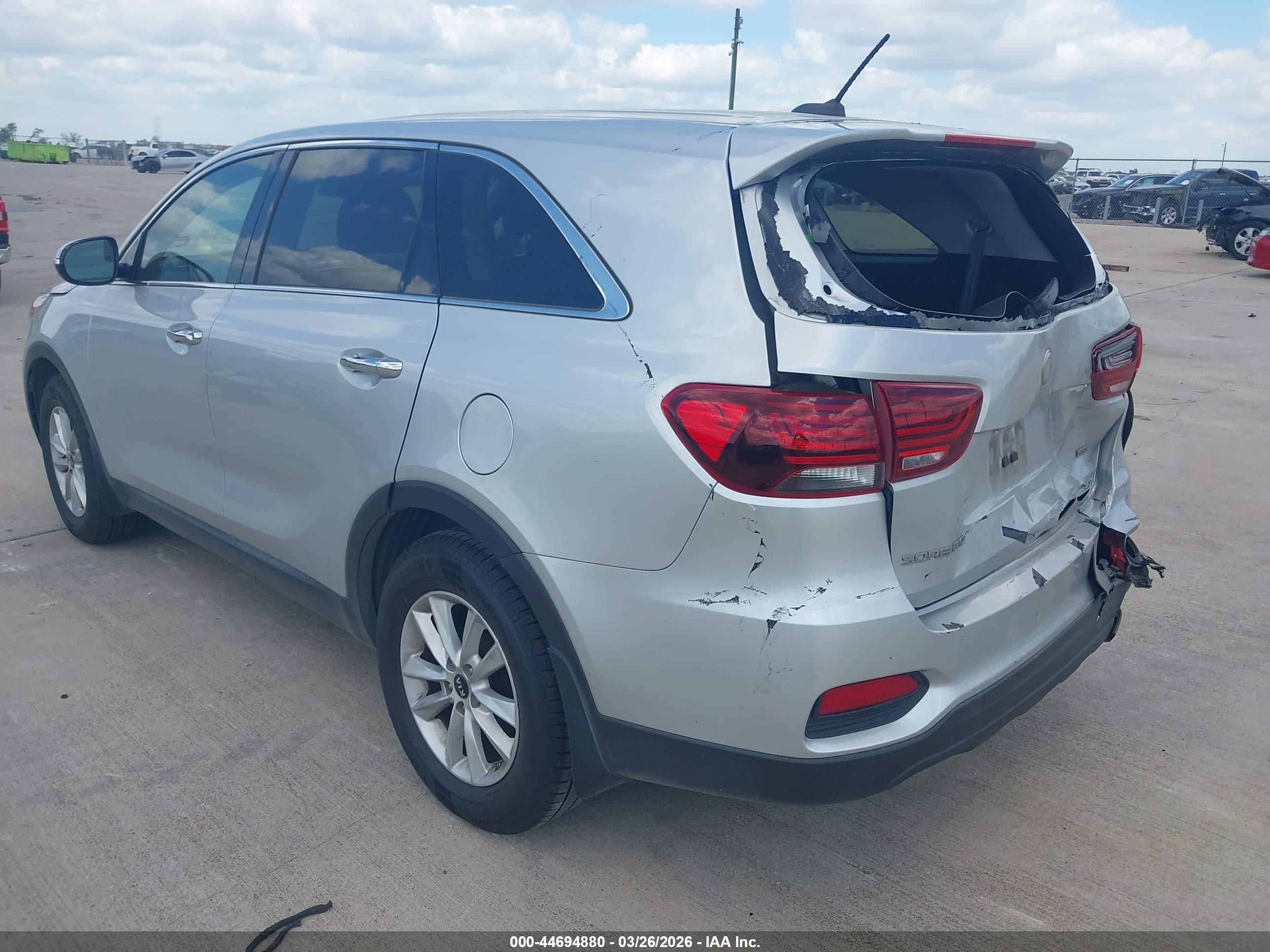 KIA SORENTO image 3