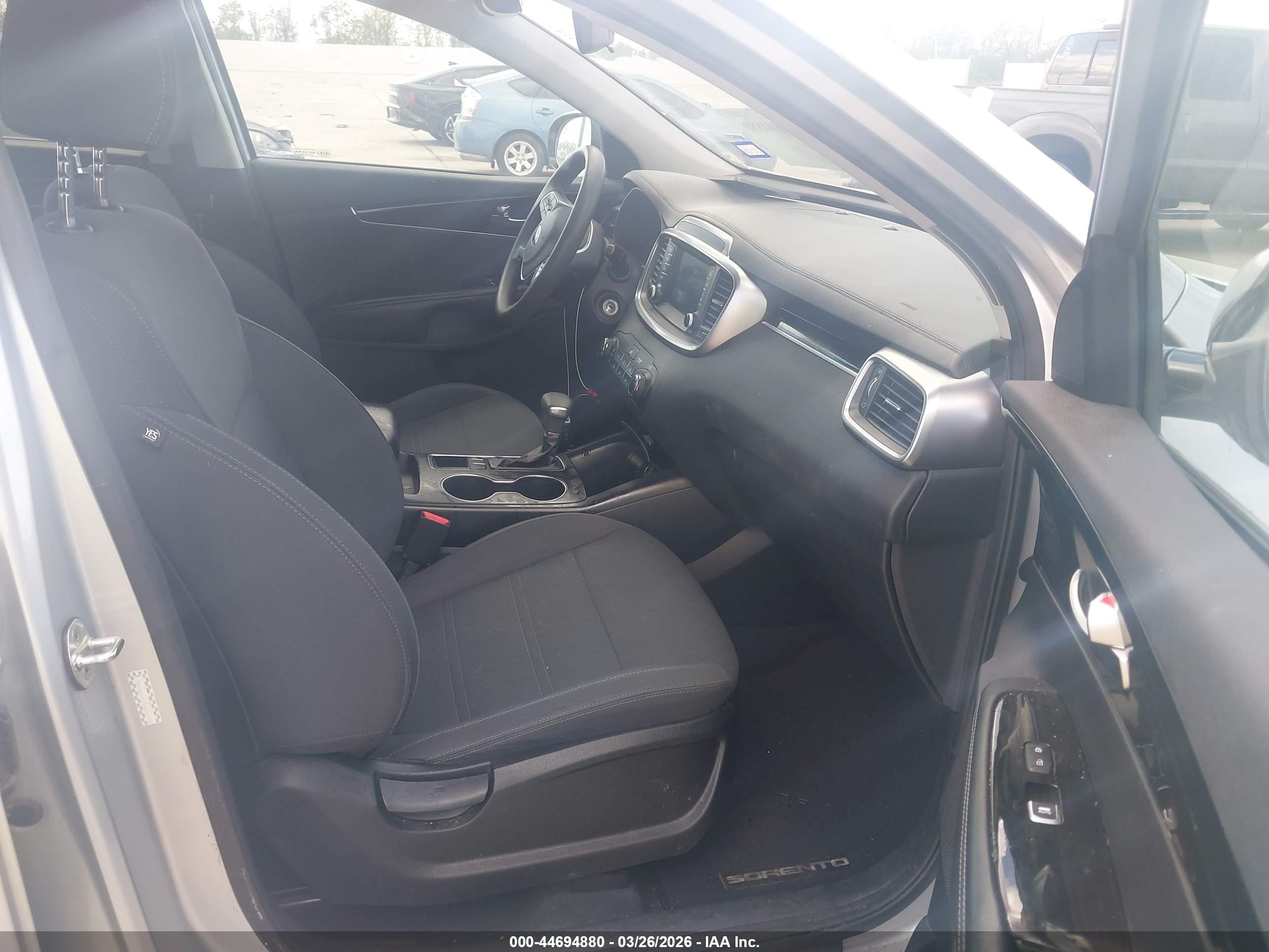 KIA SORENTO image 5