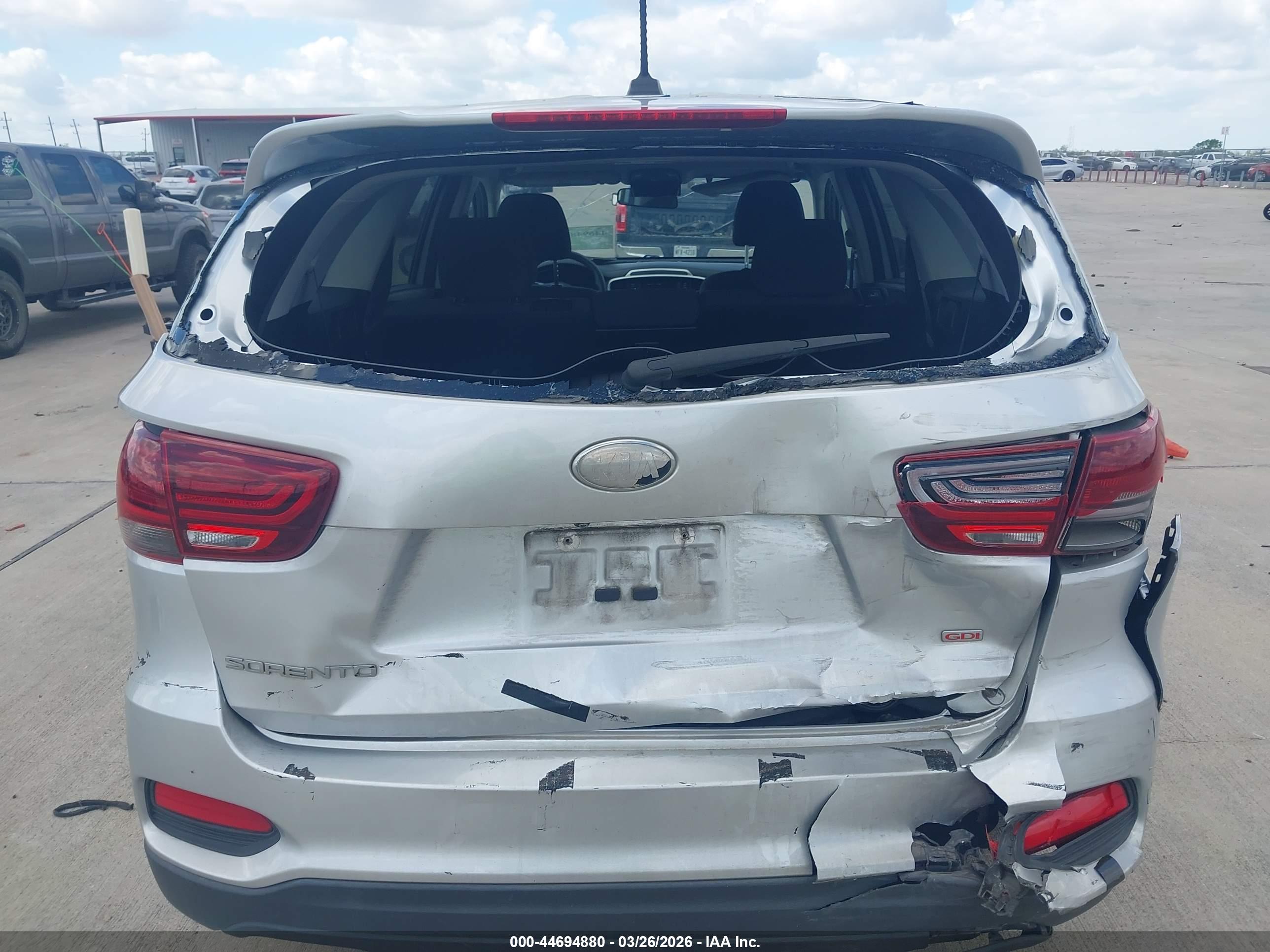 KIA SORENTO image 6