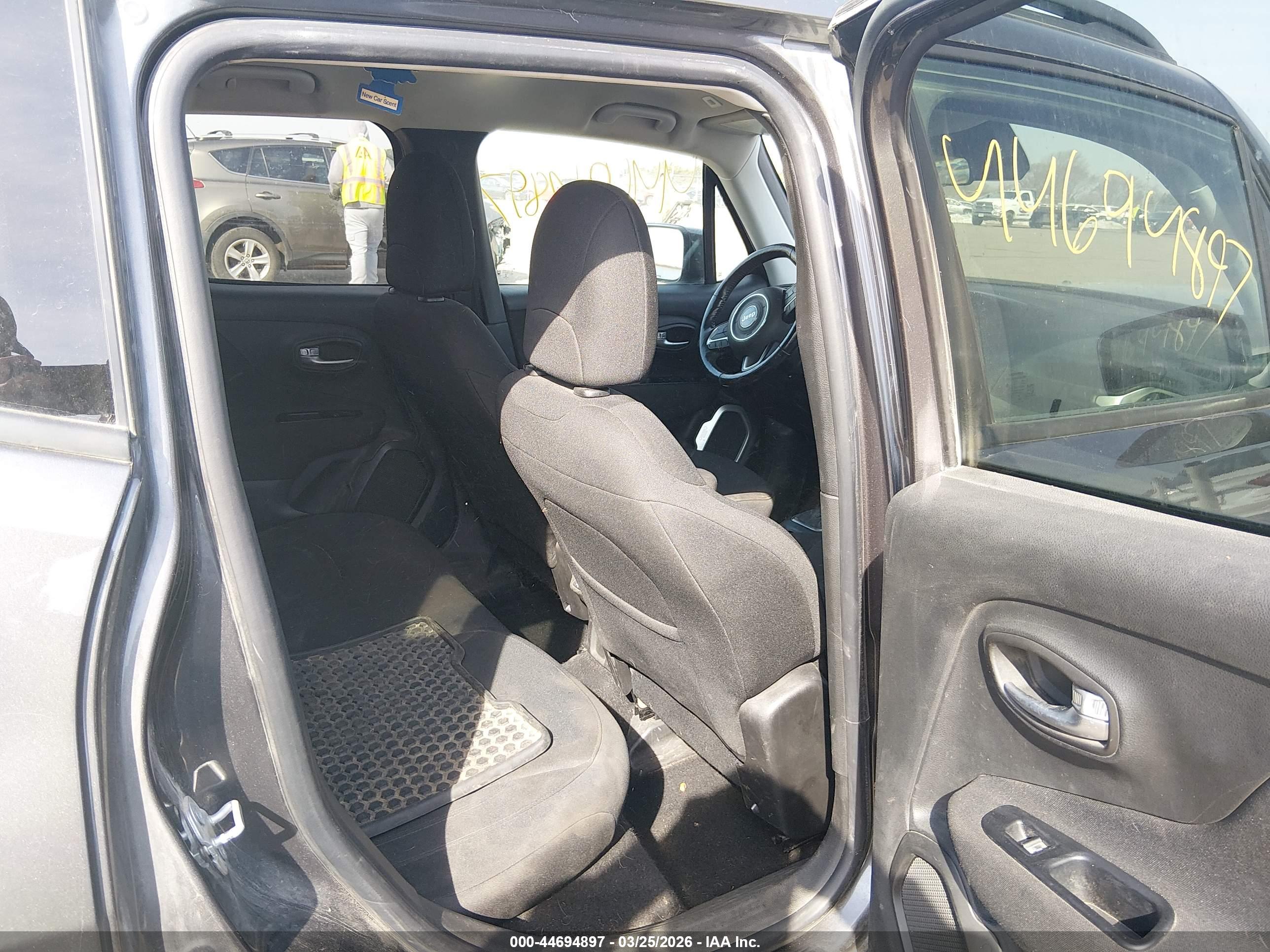 JEEP RENEGADE image 8