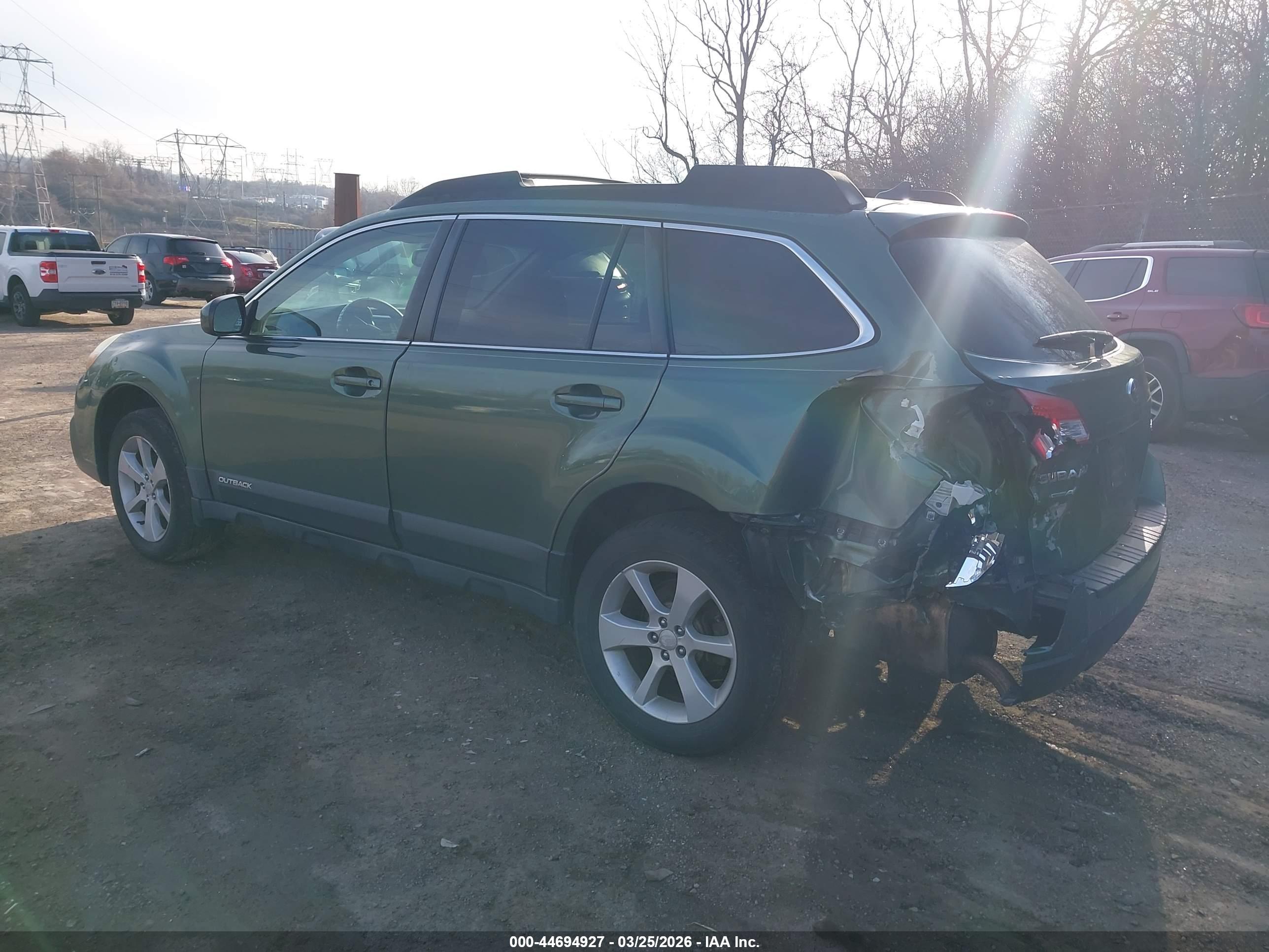 SUBARU OUTBACK image 3