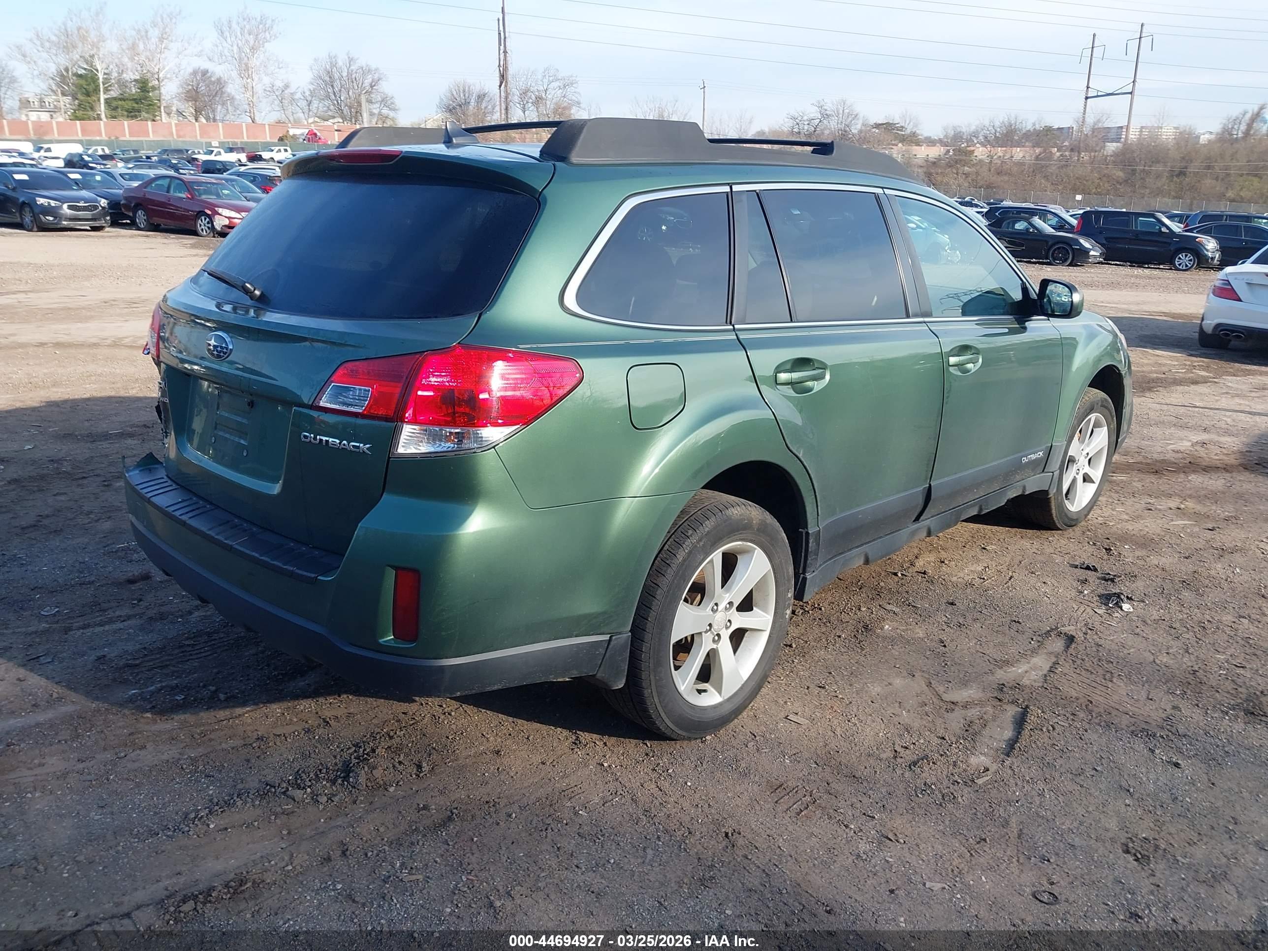 SUBARU OUTBACK image 4