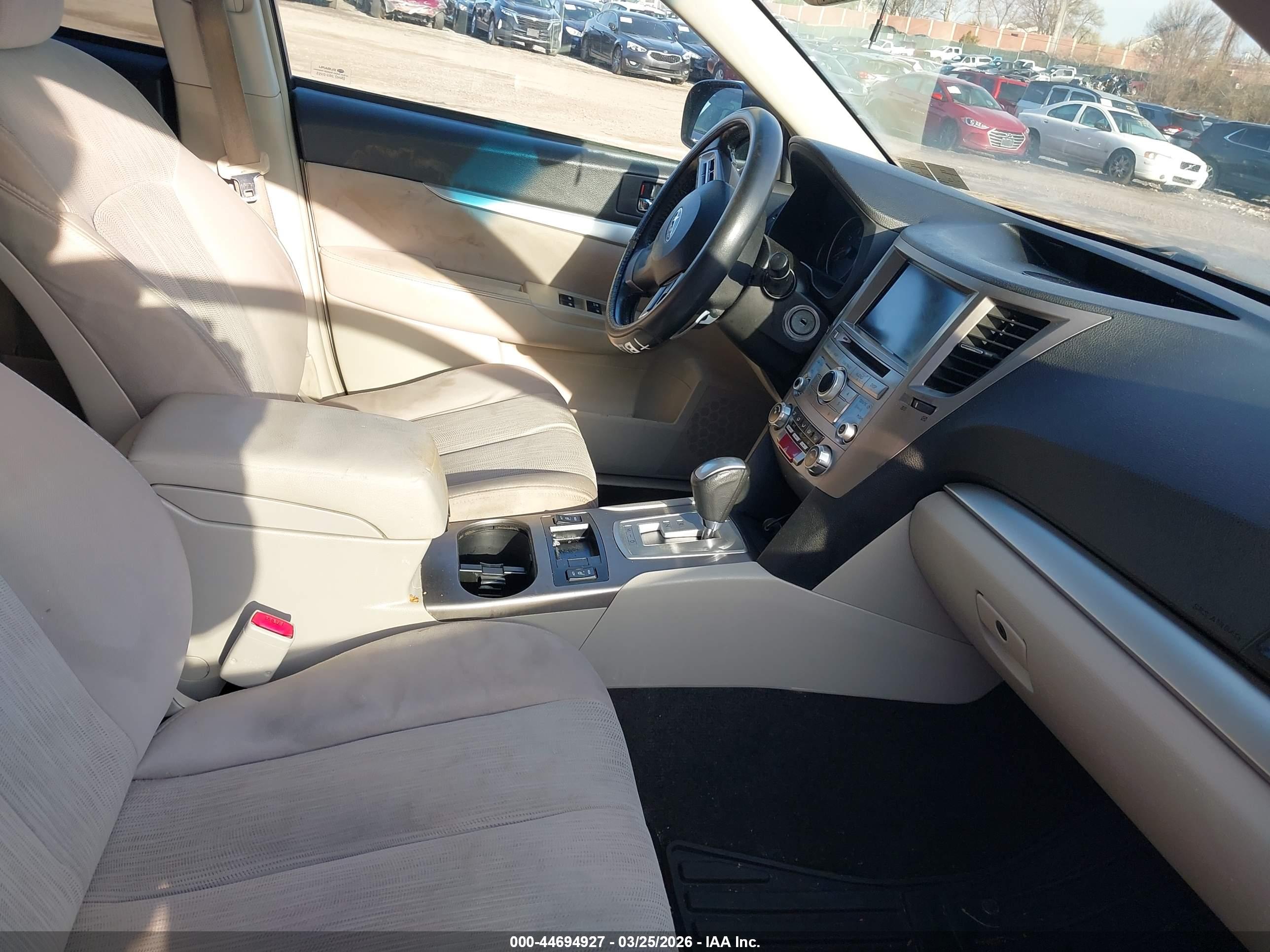 SUBARU OUTBACK image 5