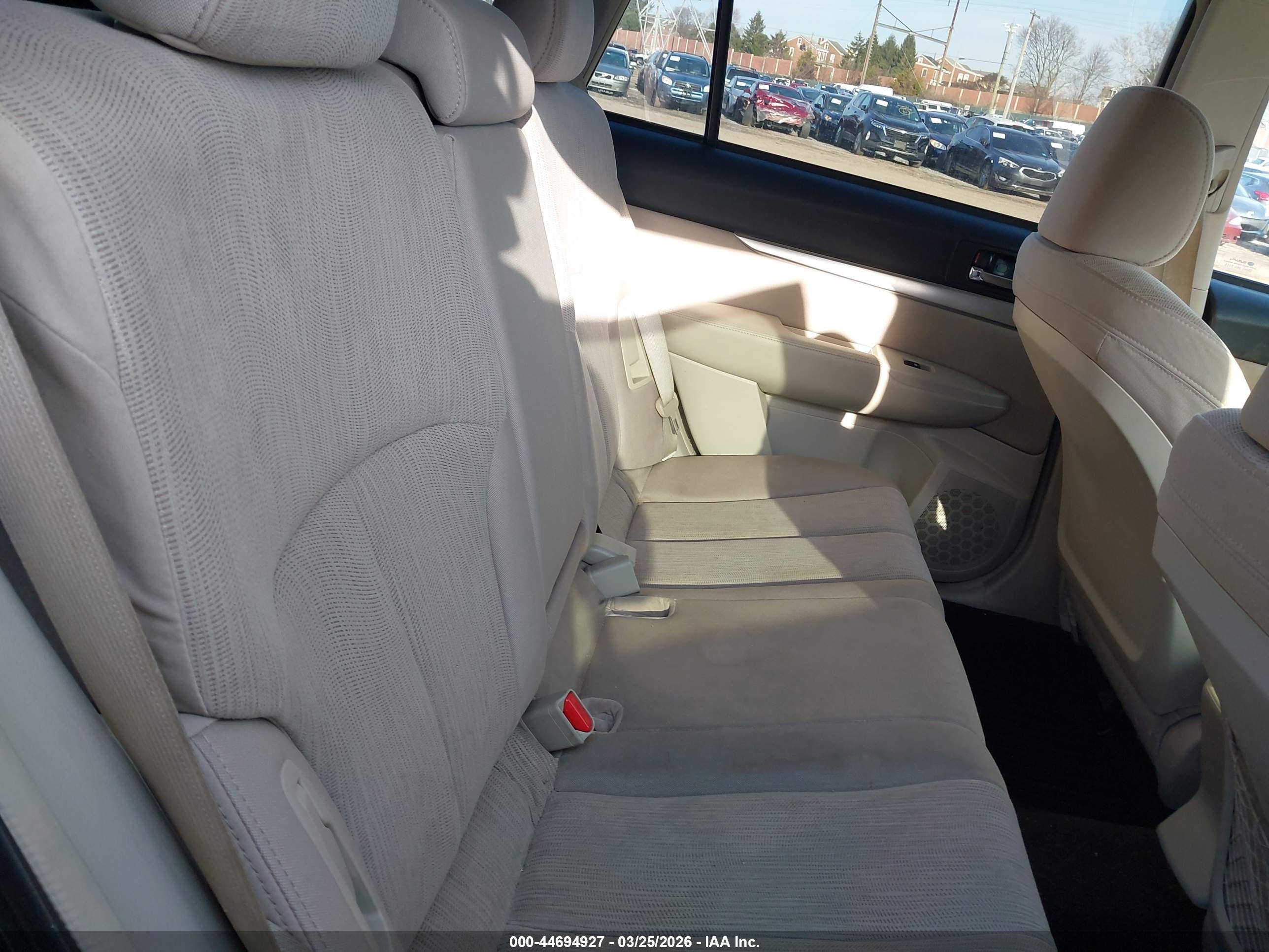 SUBARU OUTBACK image 8