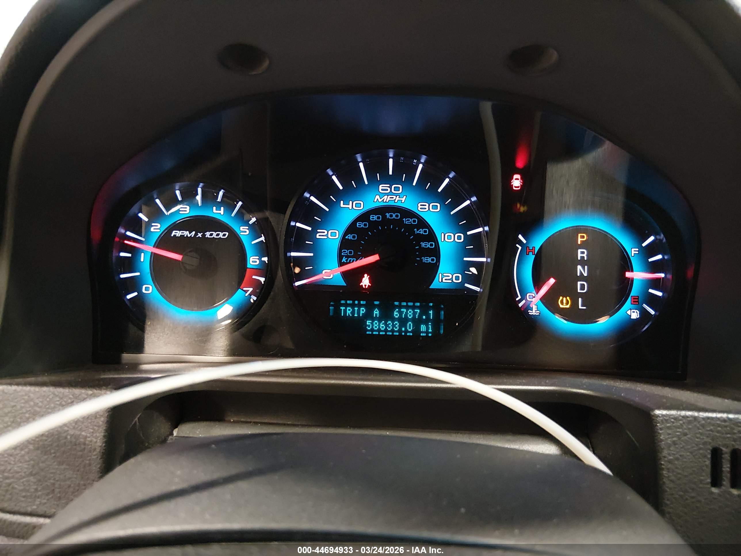 FORD FUSION image 7