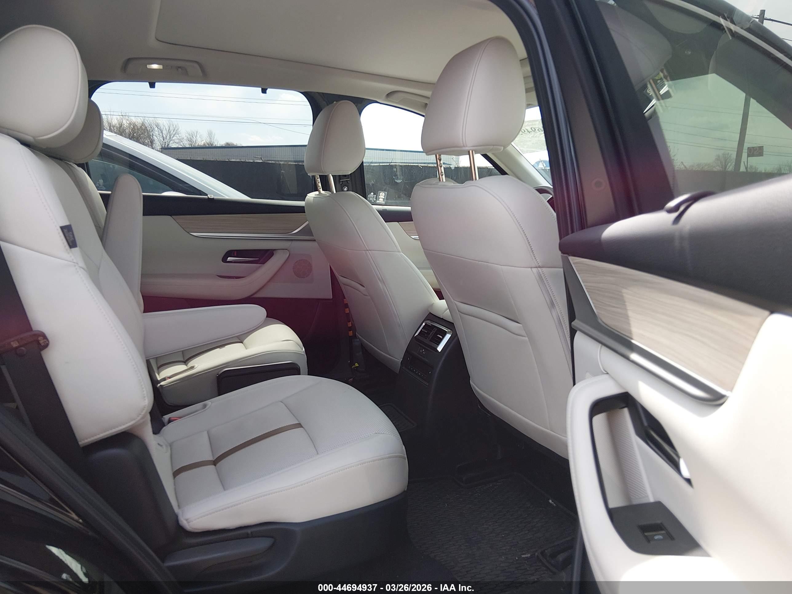 MAZDA CX-90 image 8