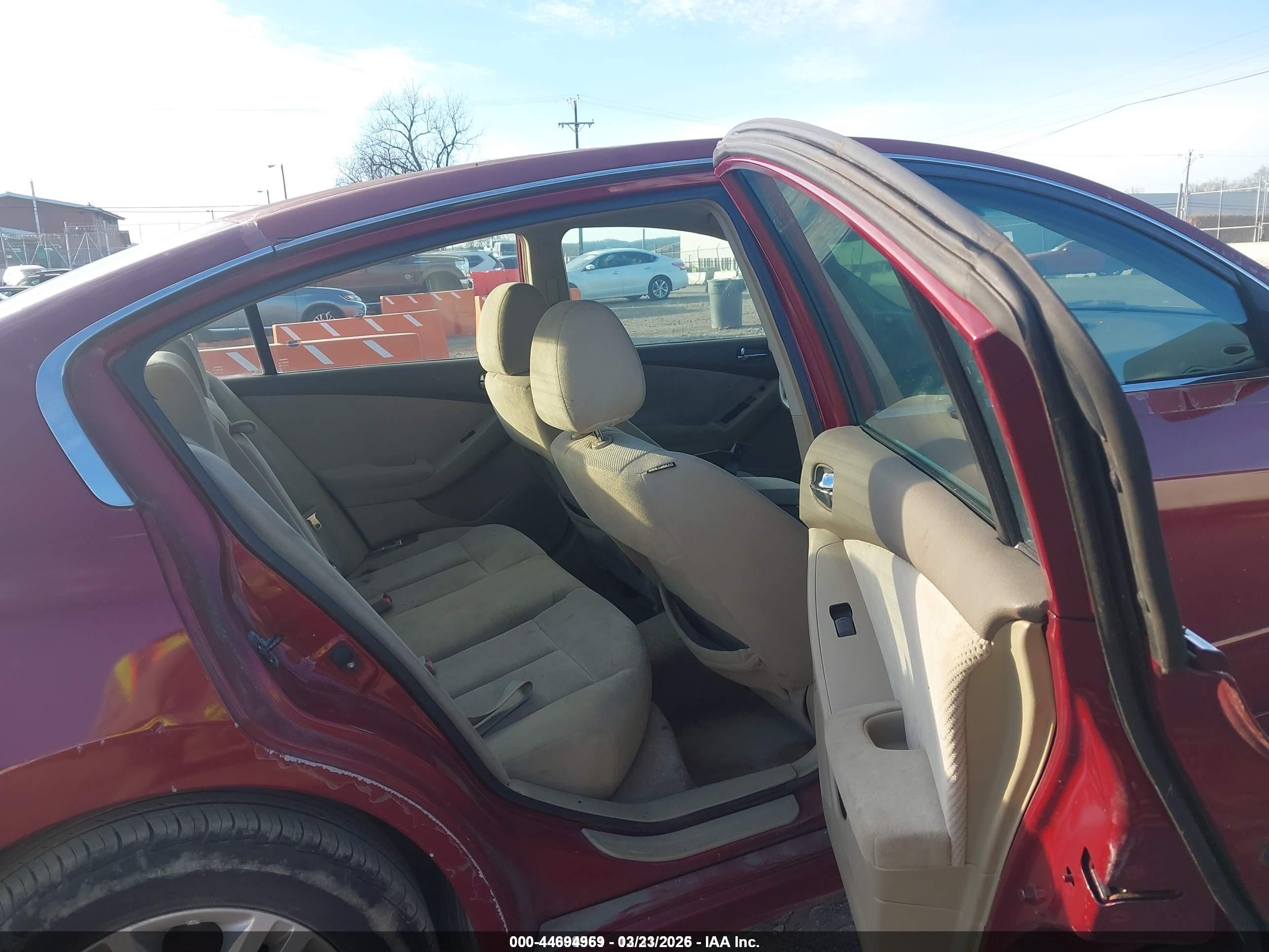 NISSAN ALTIMA image 8