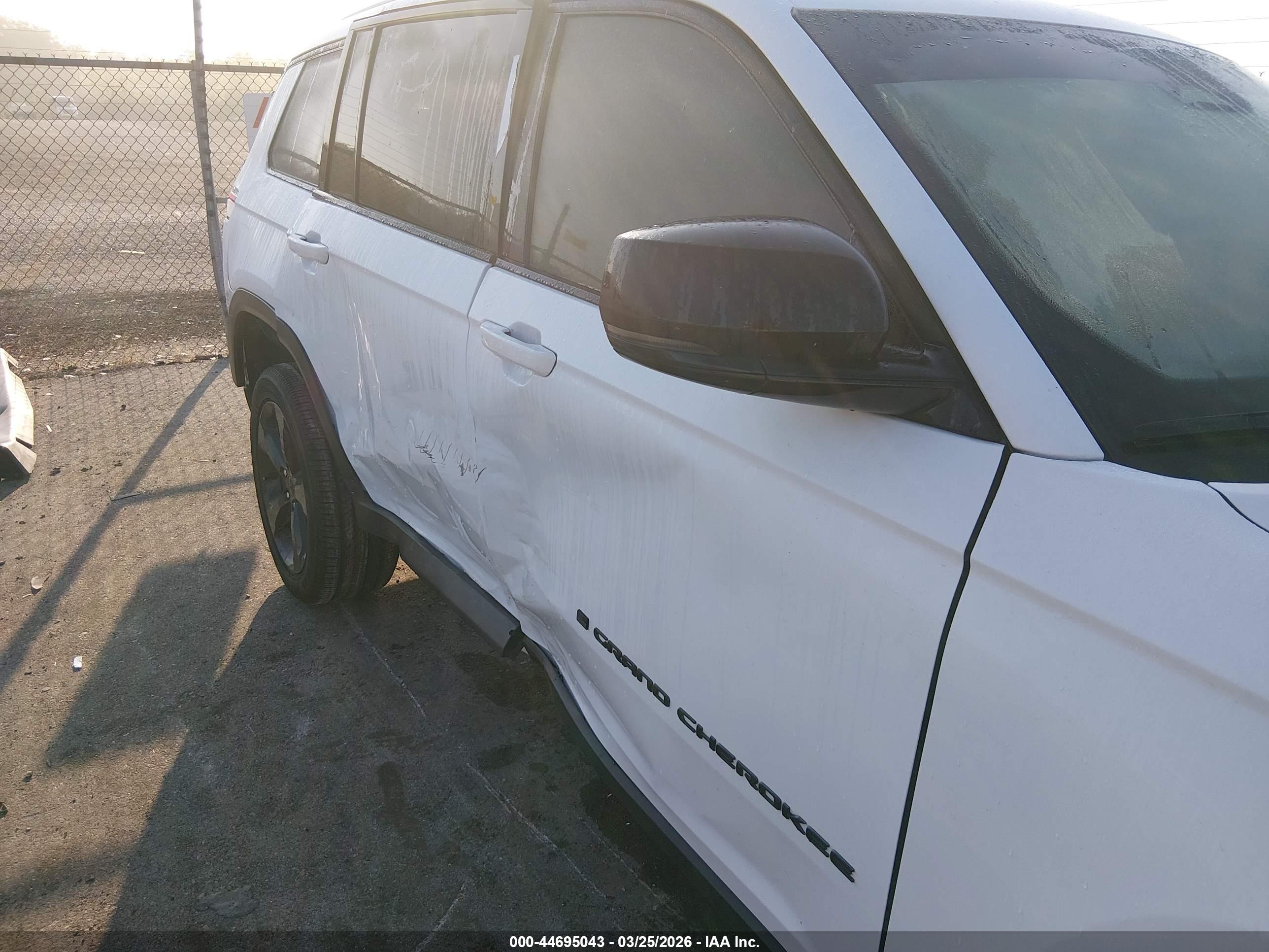 JEEP GRAND image 6