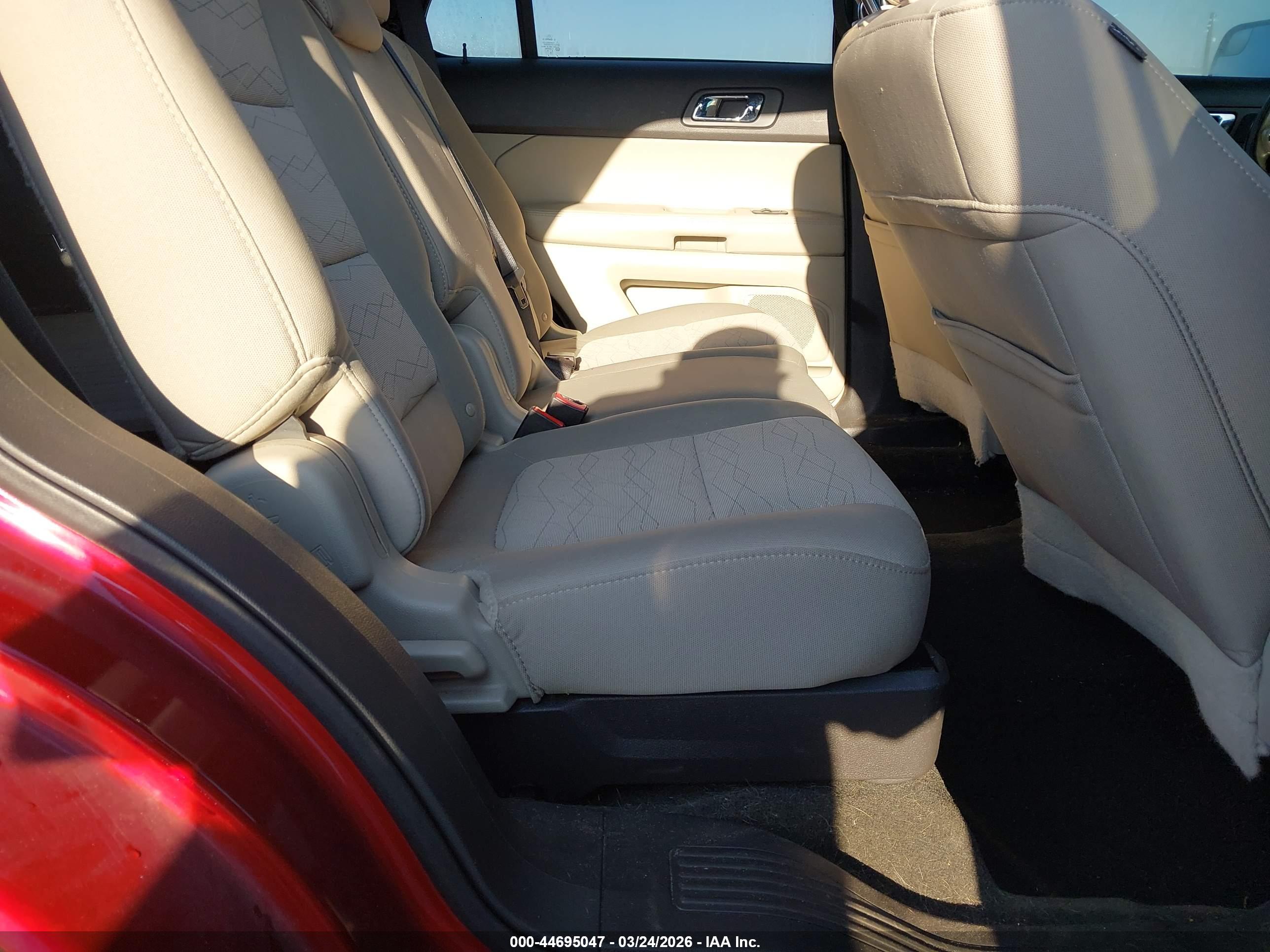 FORD EXPLORER image 8