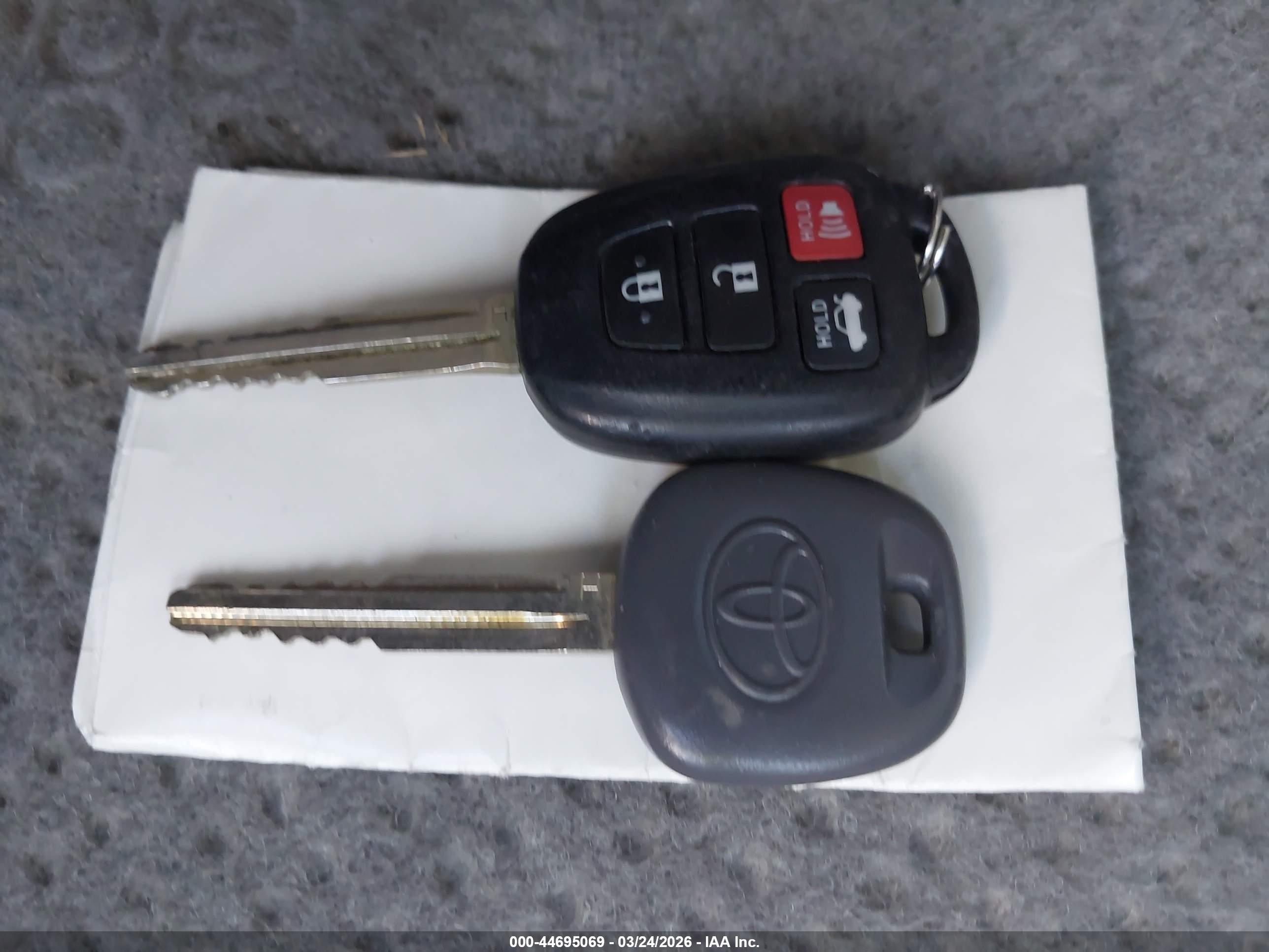TOYOTA CAMRY image 11